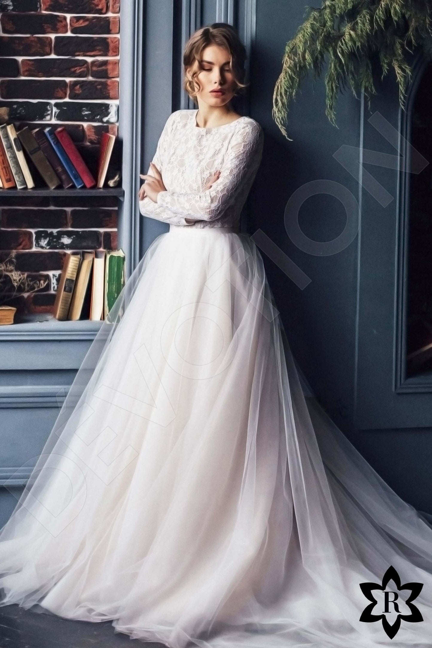 Pilar Open back A-line Long sleeve Wedding Dress Front