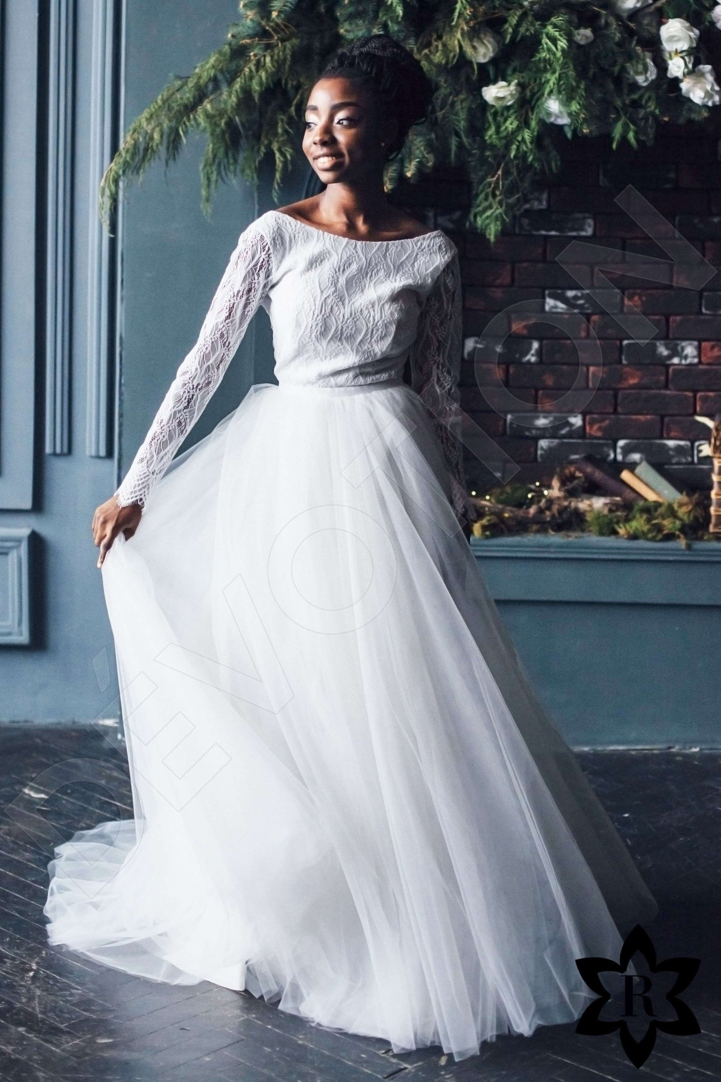 Jacklyn Open back A-line Long sleeve Wedding Dress Front