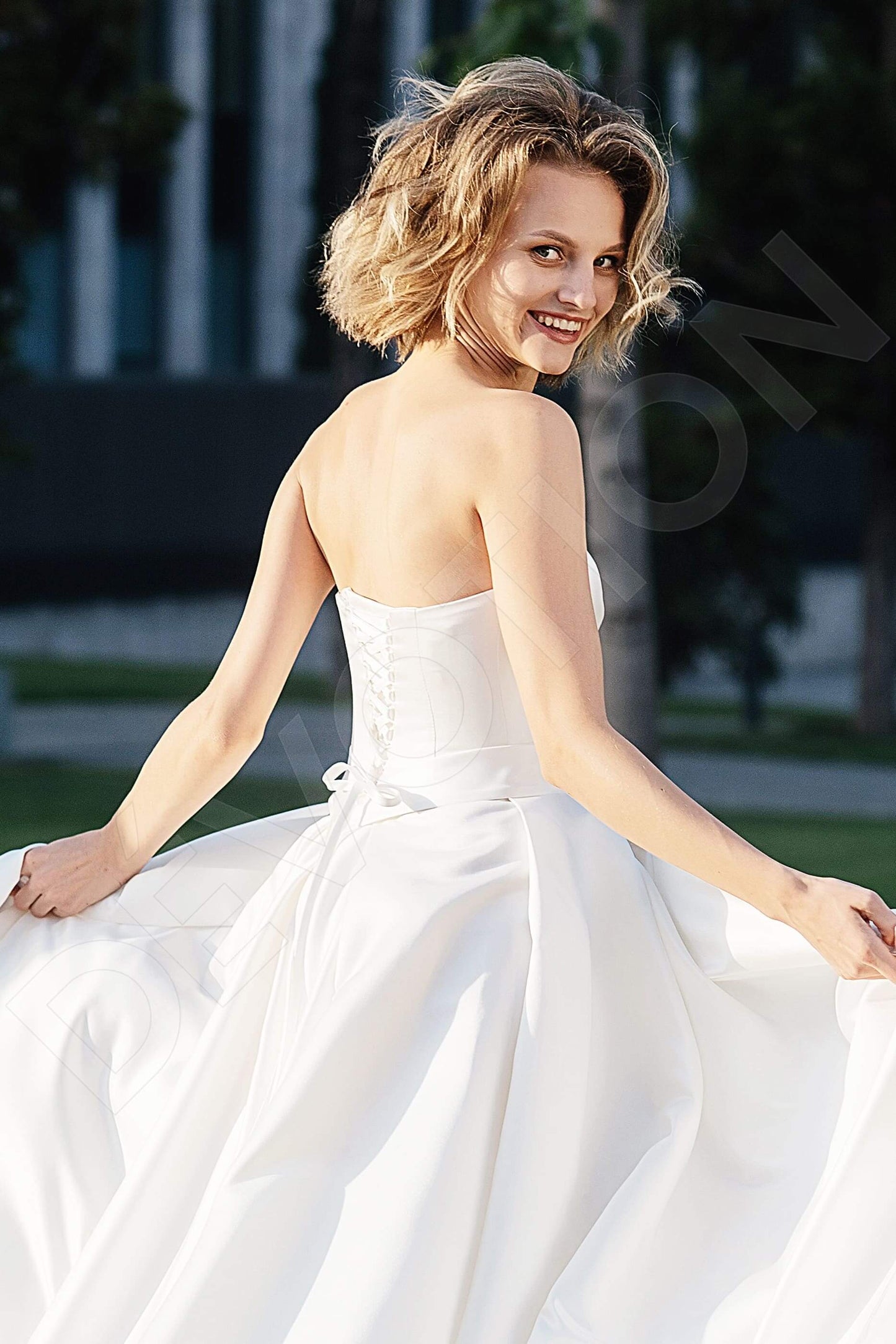 Jana Open back A-line Detachable sleeves Wedding Dress 3