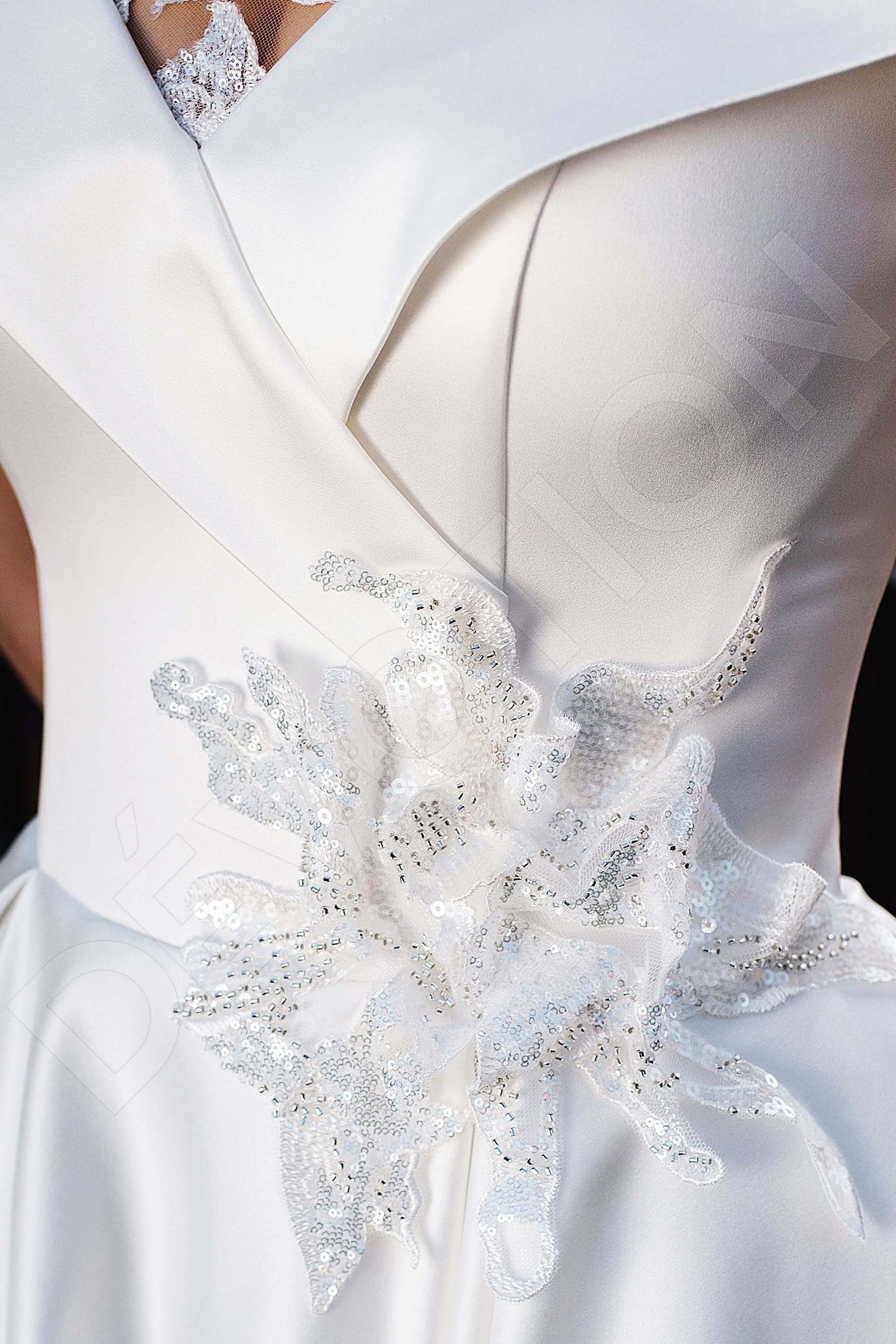 Shira Full back A-line Short/ Cap sleeve Wedding Dress 6