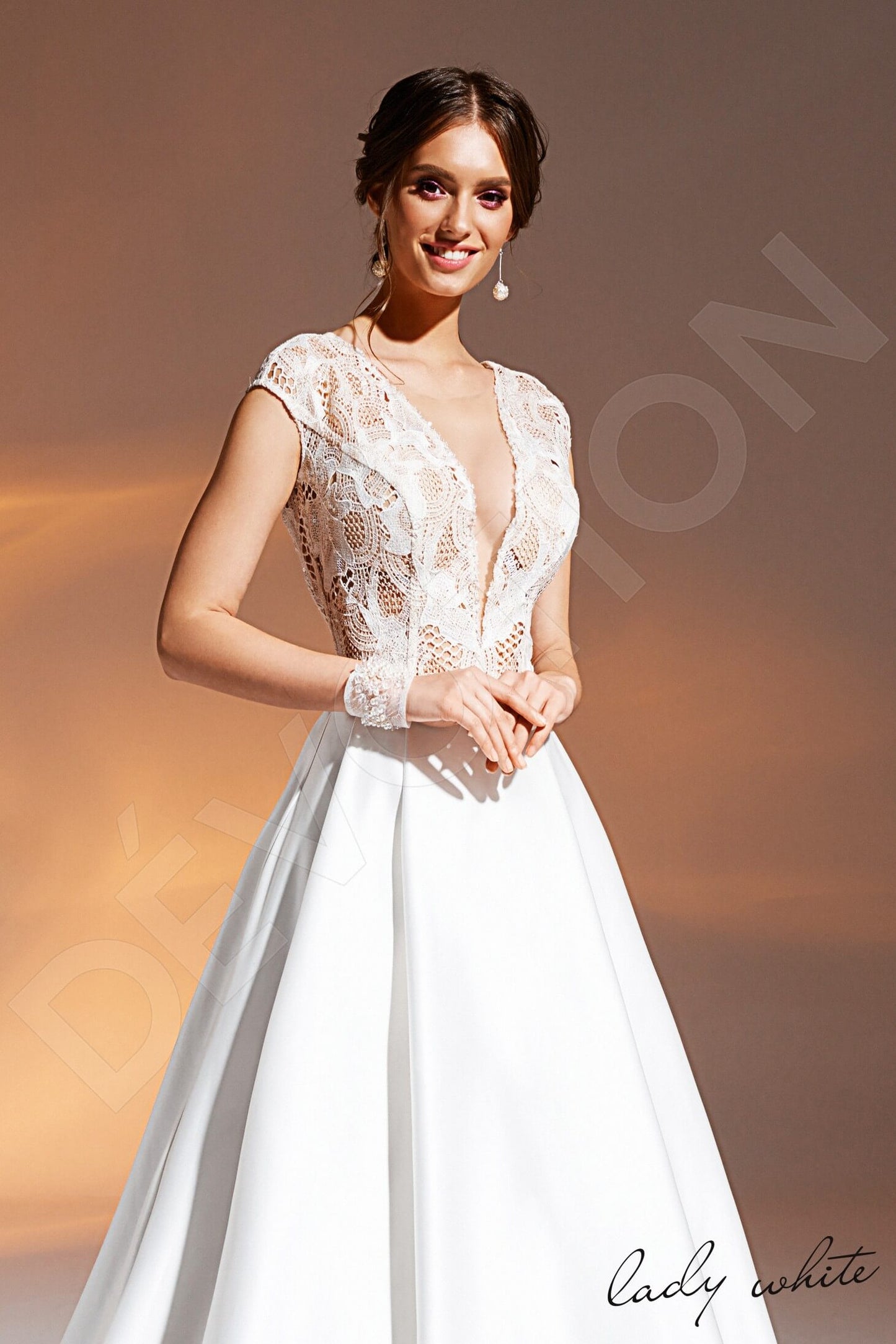 Anipe Open back A-line Short/ Cap sleeve Wedding Dress 2