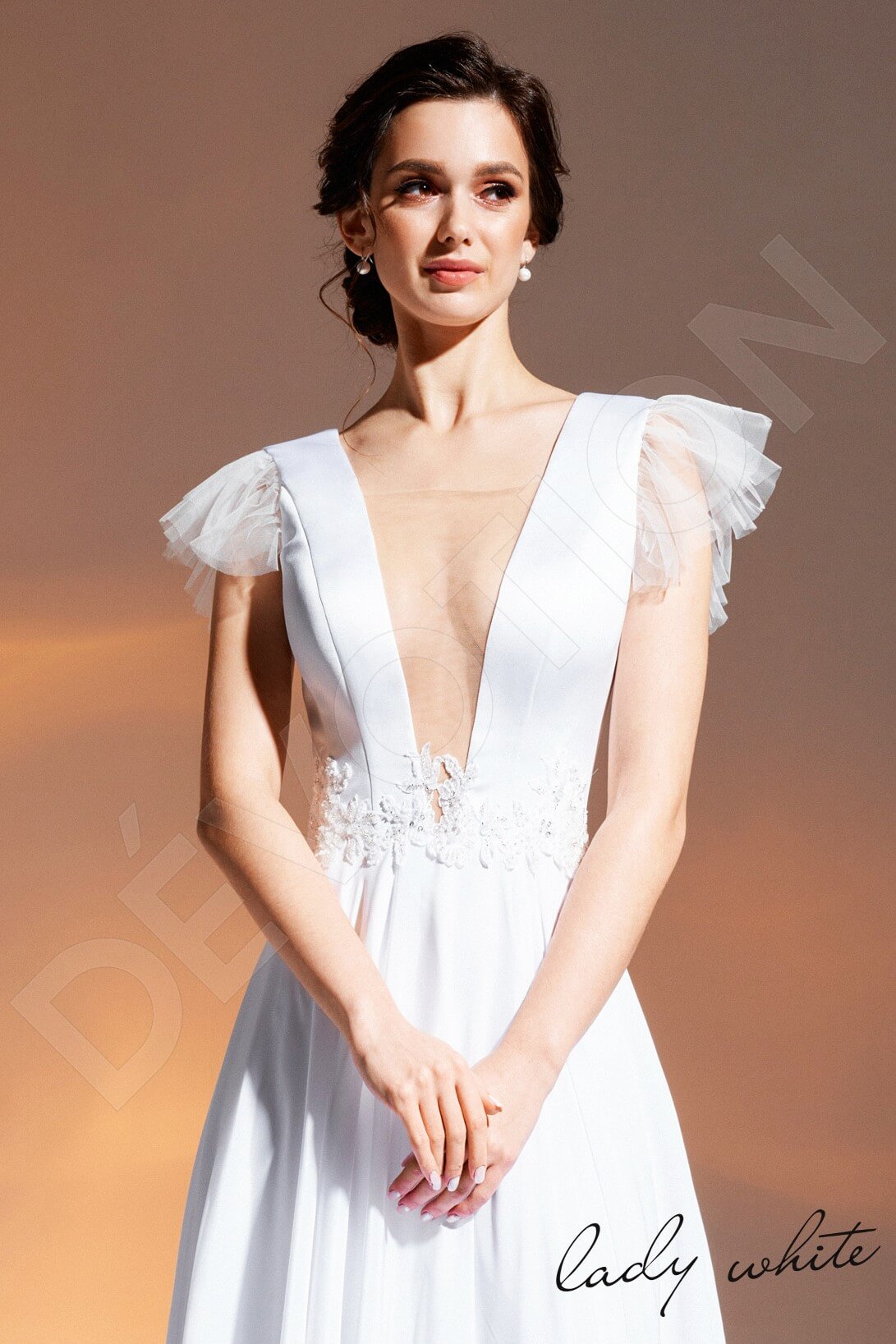 Sharifa Open back A-line Short/ Cap sleeve Wedding Dress 2