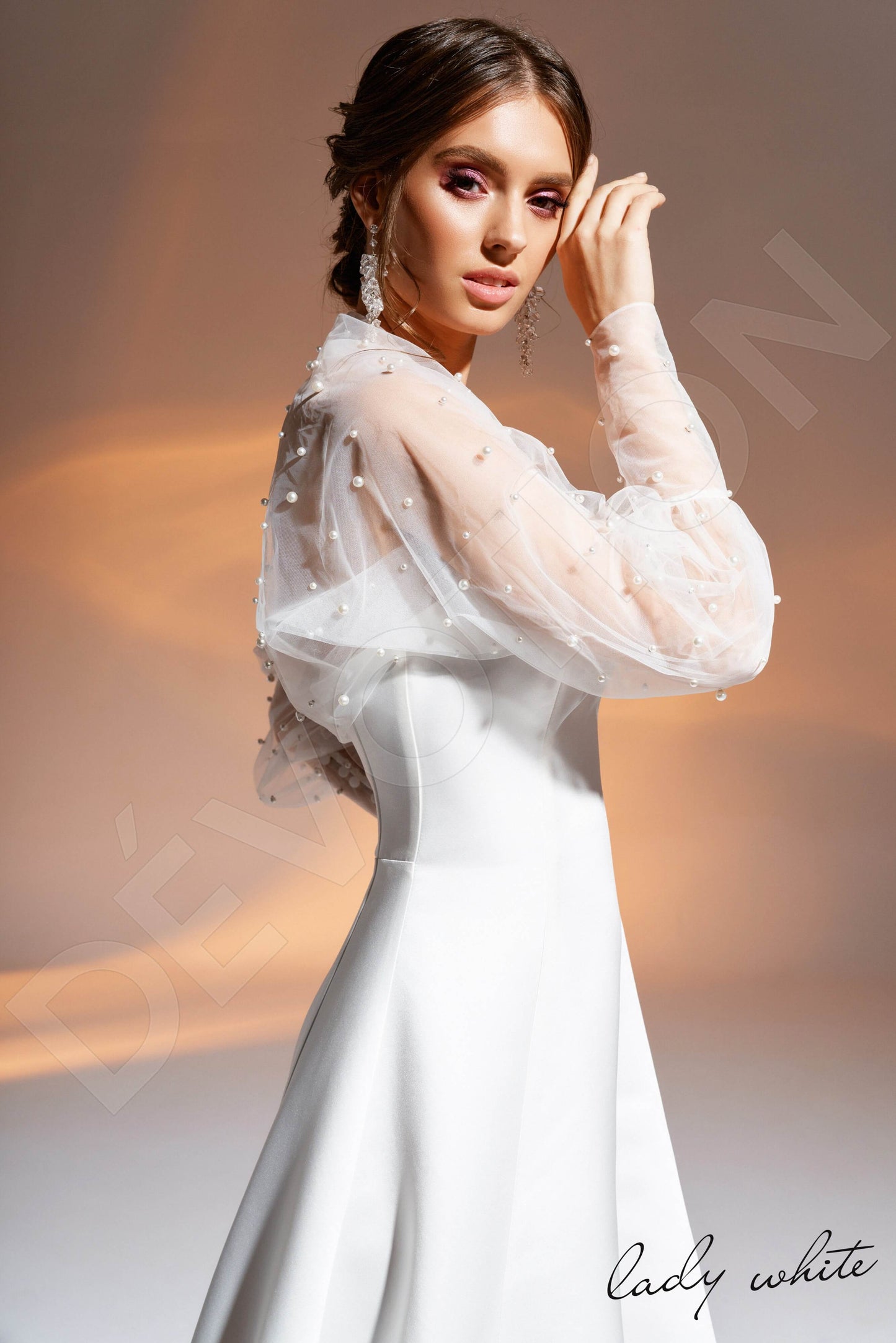 Halima Full back A-line Long sleeve Wedding Dress 5