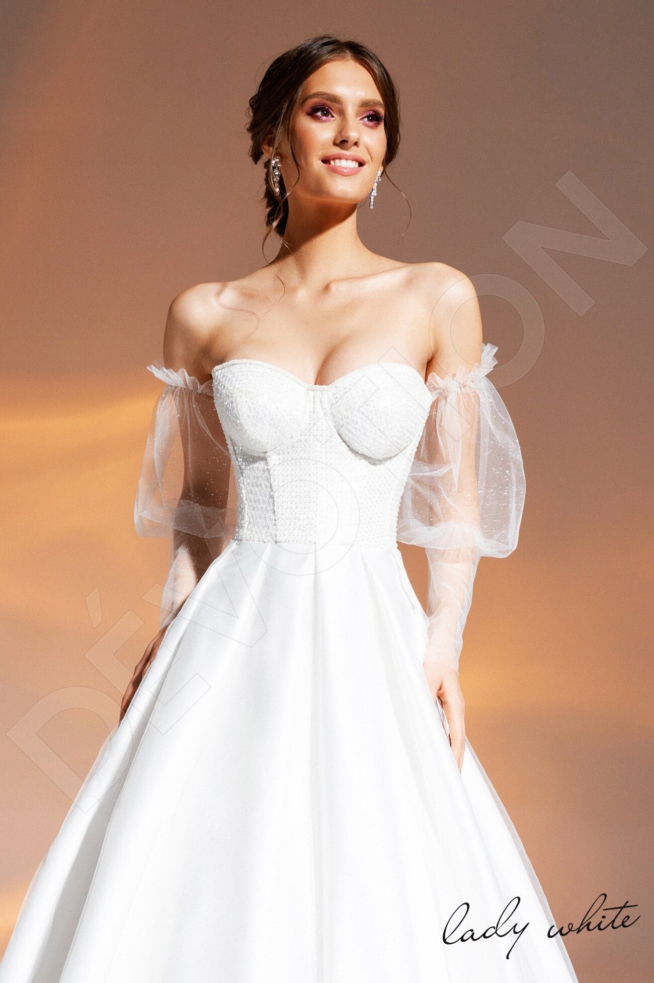 Mert Open back A-line Long sleeve Wedding Dress 2