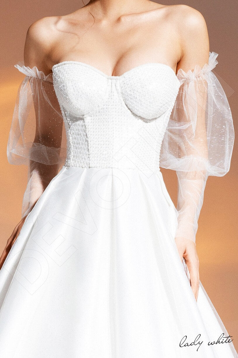 Mert Open back A-line Long sleeve Wedding Dress 4