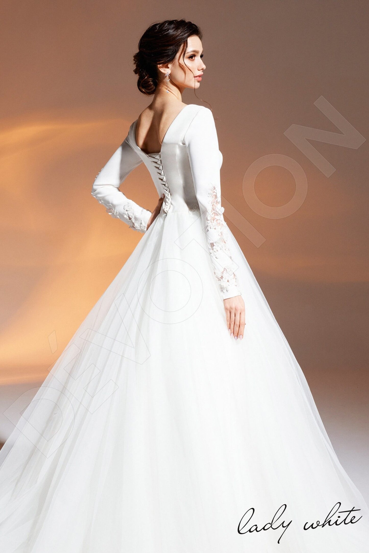 Zahra Open back A-line Long sleeve Wedding Dress 3