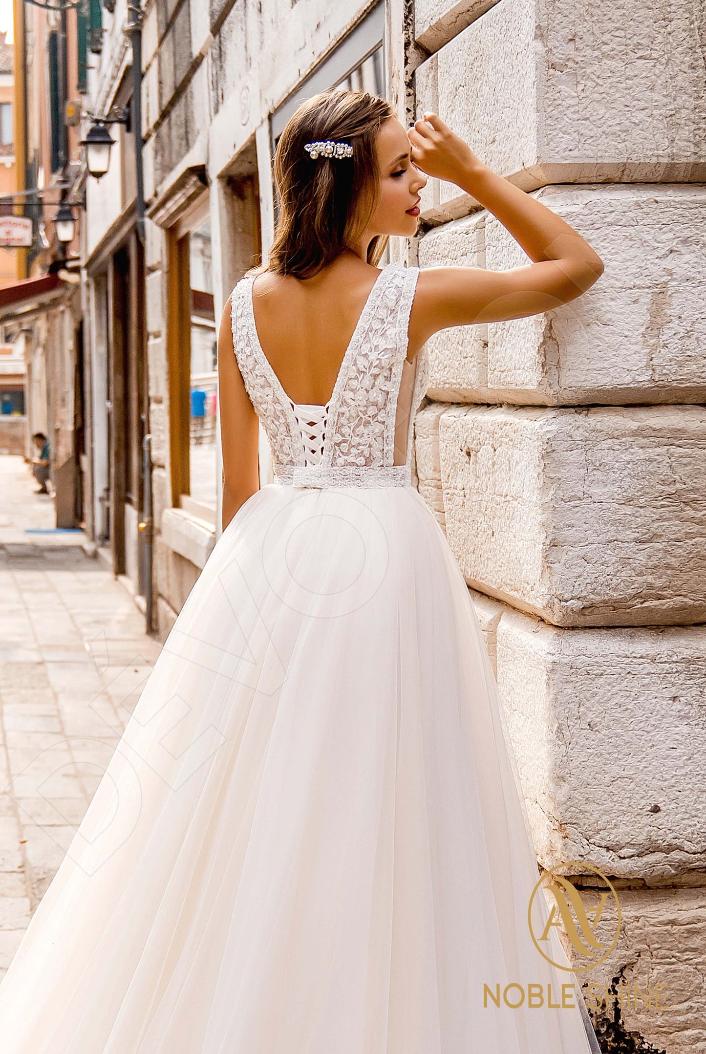 Vittoria Open back A-line Sleeveless Wedding Dress 3