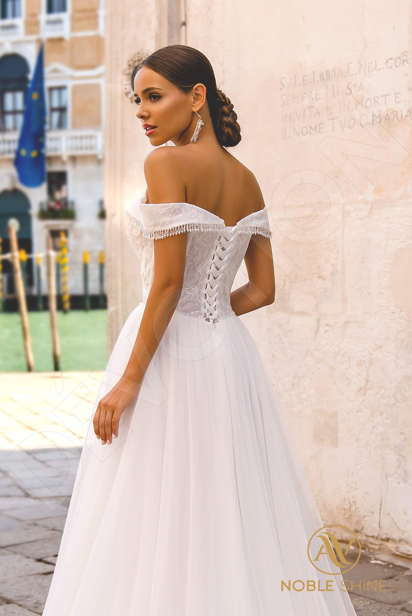 Gracia Open back A-line Sleeveless Wedding Dress 3