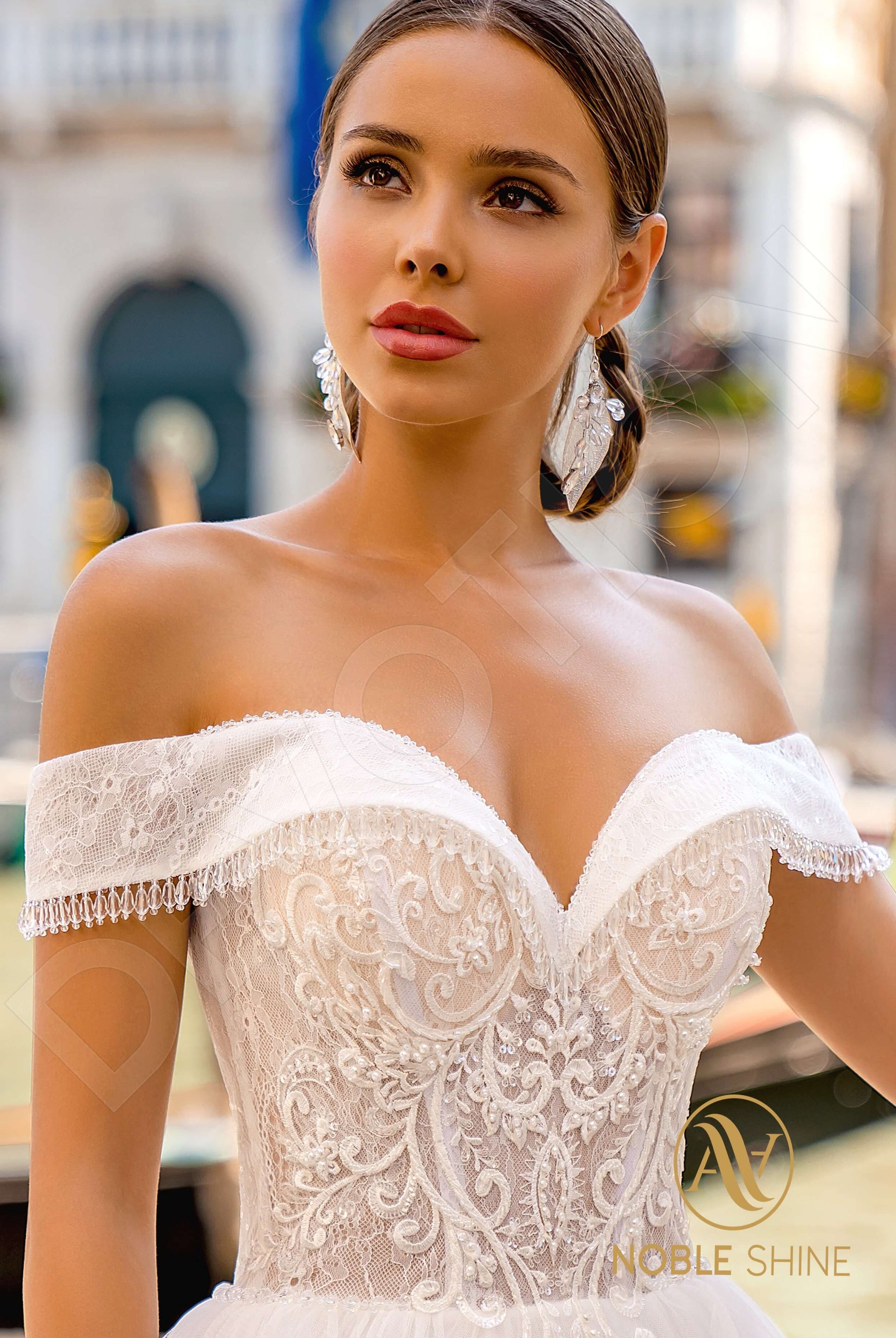 Gracia A-line Off-shoulder/Drop shoulders Milk Wedding dress