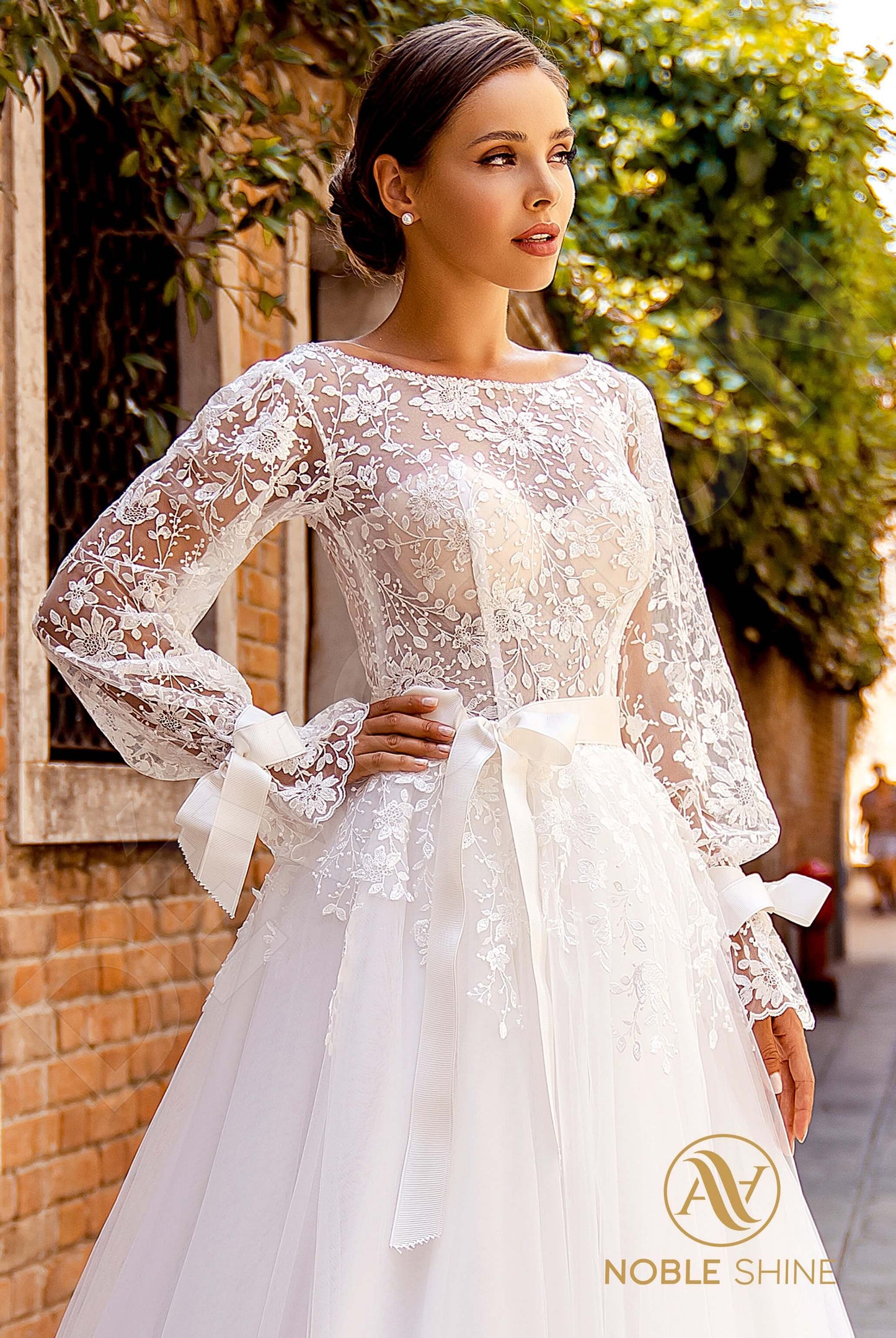 Letizia Full back A-line Long sleeve Wedding Dress 6