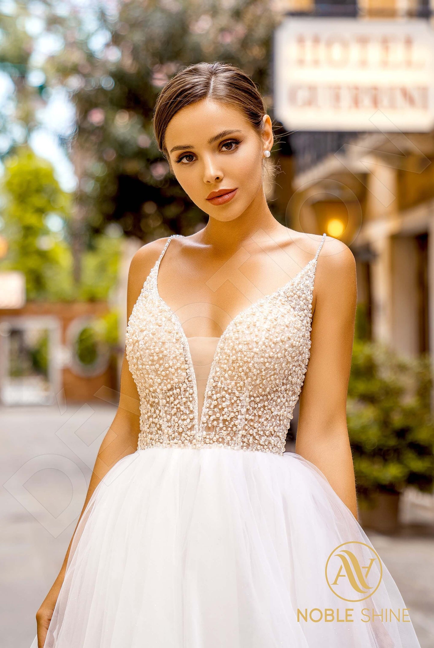 Lucrecia Open back A-line Straps Wedding Dress 2