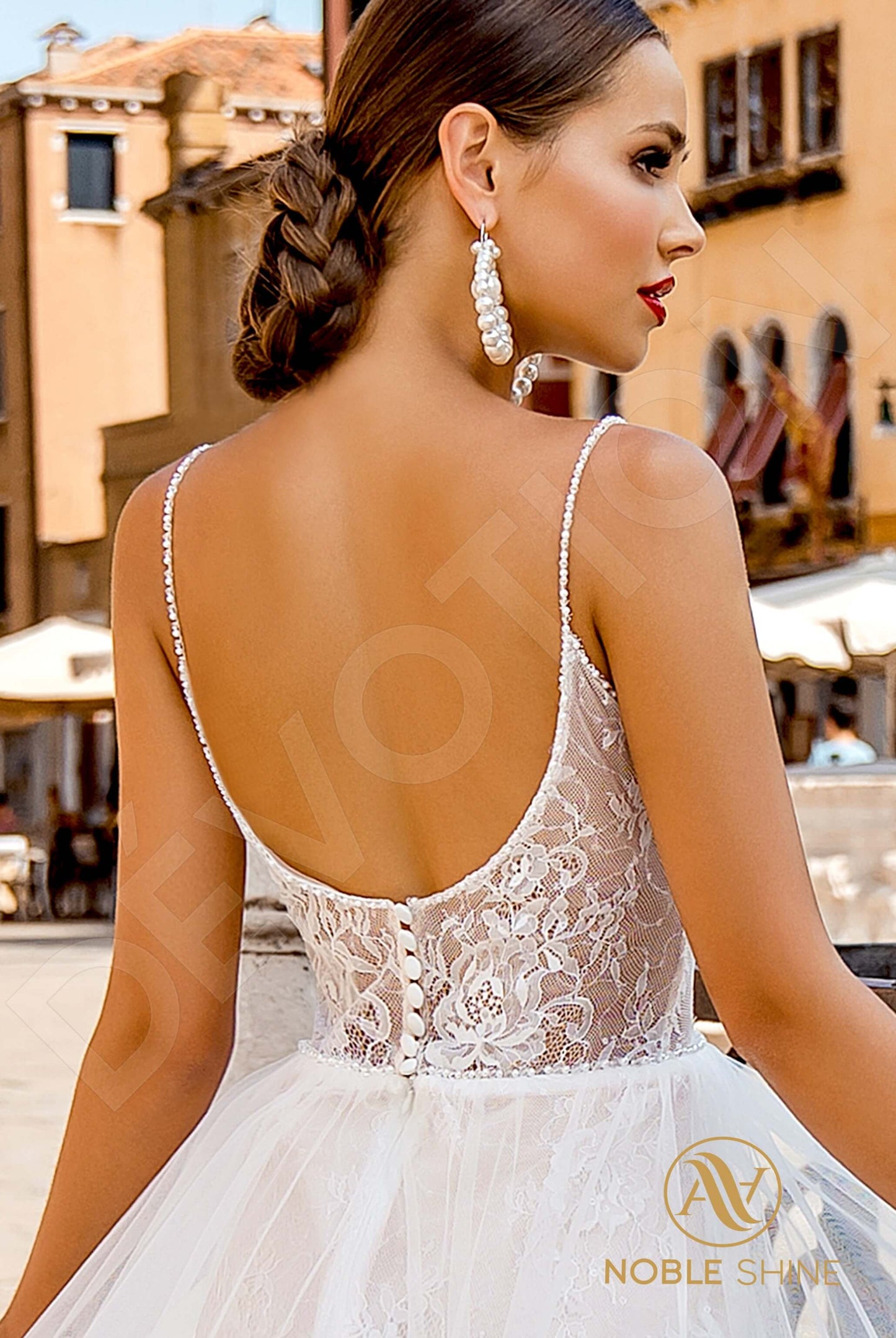 Noemi Open back A-line Straps Wedding Dress 4