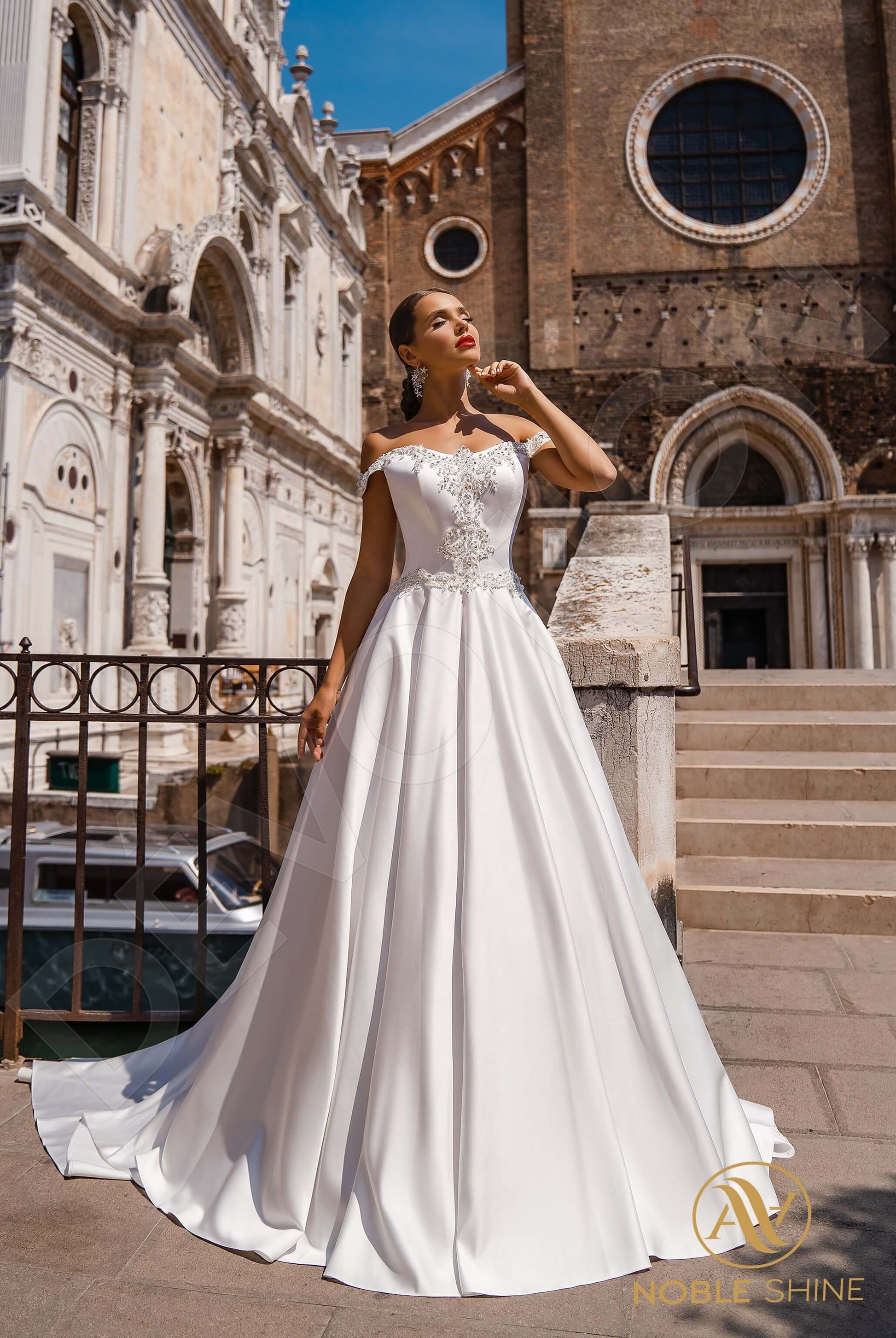 Antonella A-line Off-shoulder/Drop shoulders Milk Wedding dress