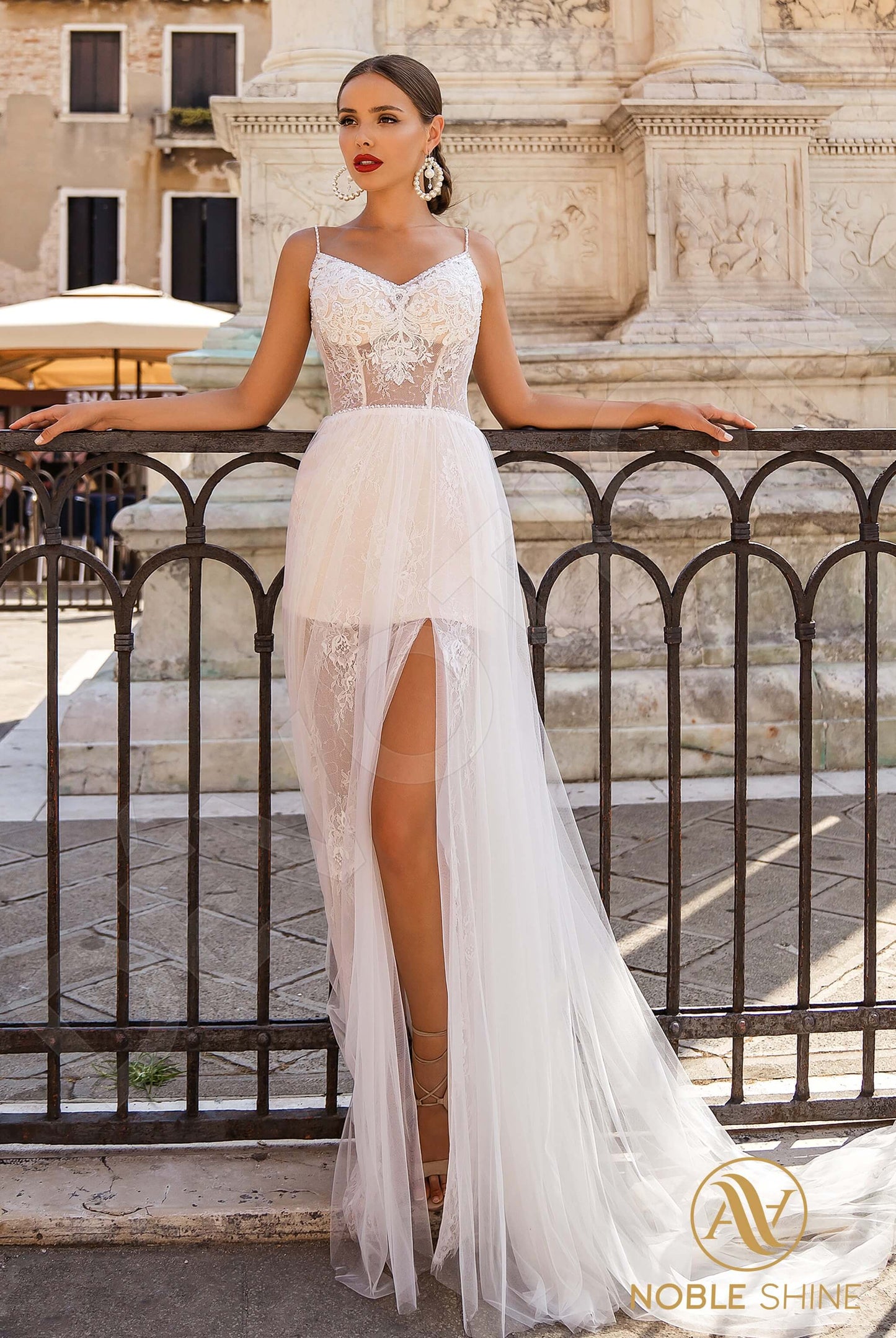 Noemi Open back A-line Straps Wedding Dress Front