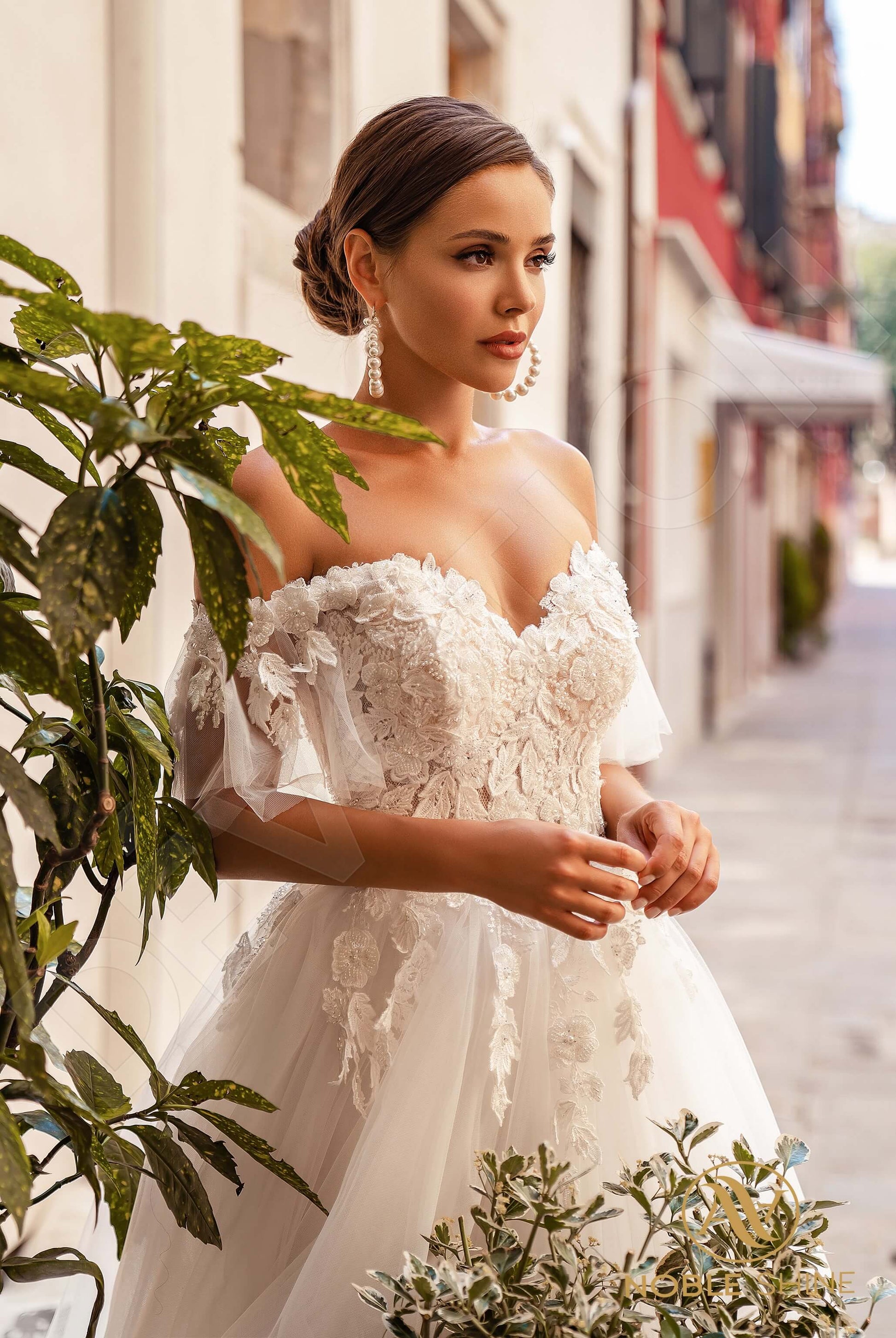Constancia A-line Off-shoulder/Drop shoulders Milk Wedding dress