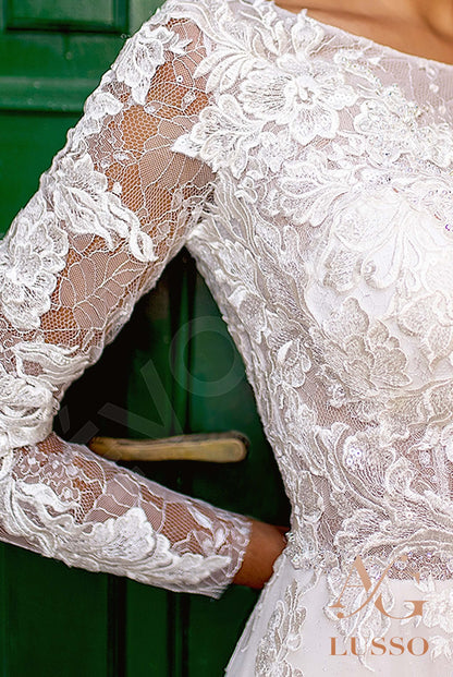 Ferruccio Open back A-line Long sleeve Wedding Dress 4