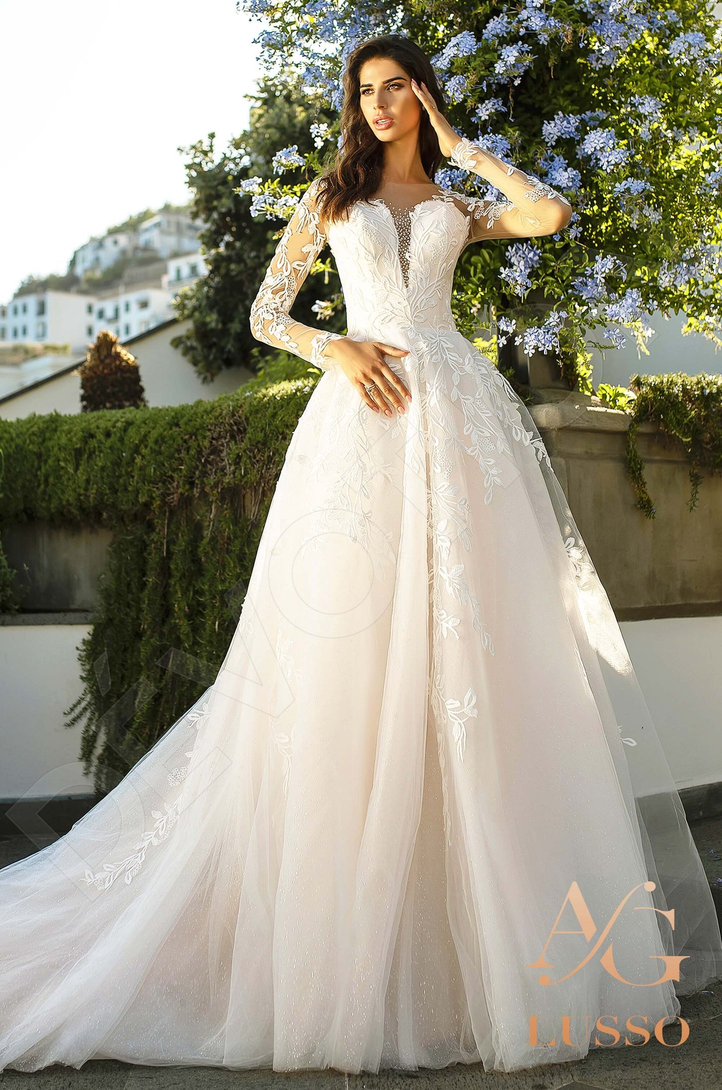 Bernardetta Full back A-line Long sleeve Wedding Dress Front