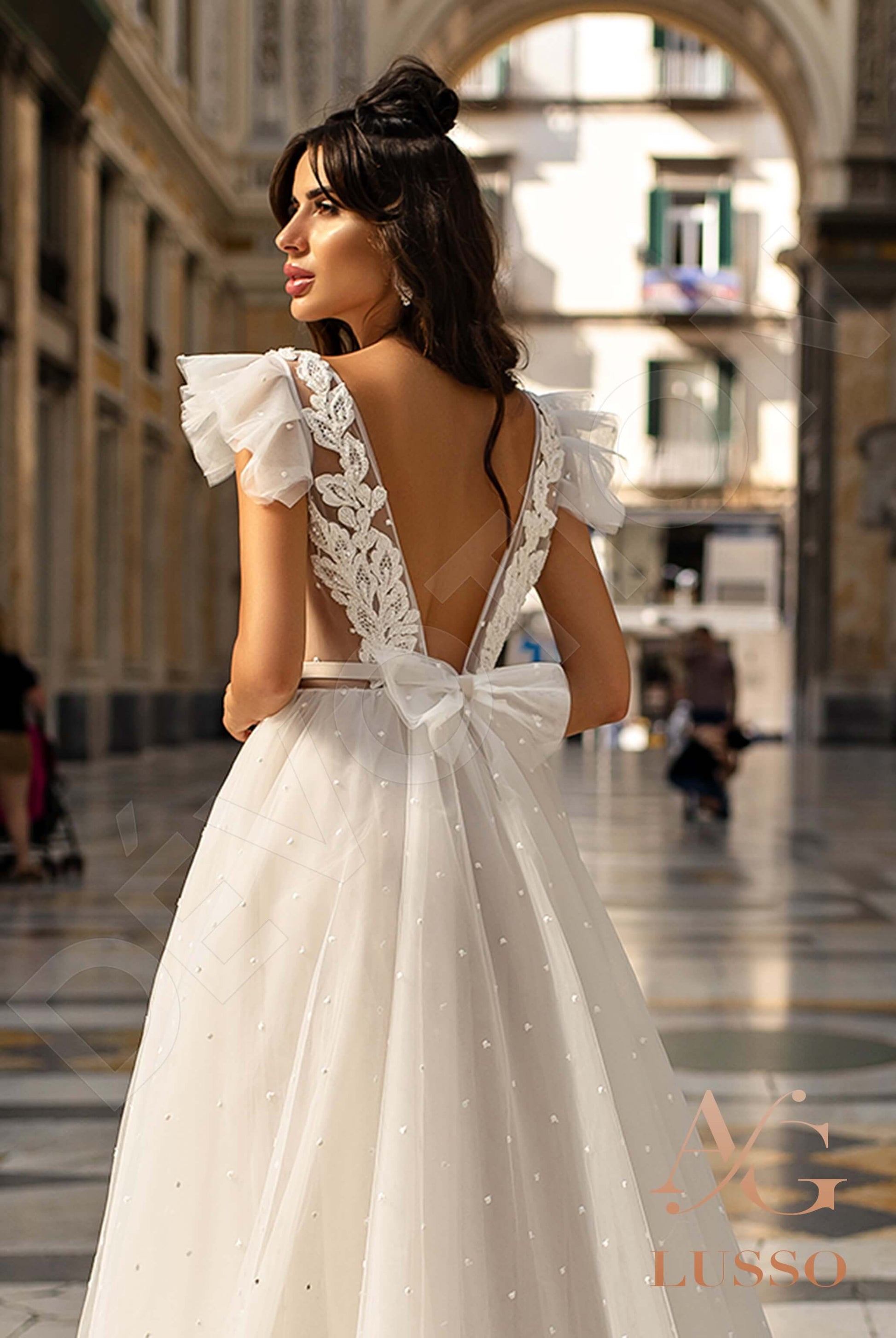 Edmonda A-line Boat/Bateau Ivory Lightgray Wedding dress