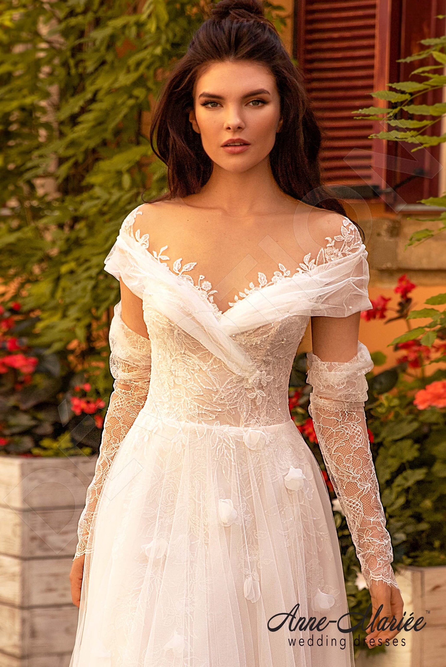 Aro Illusion back A-line Detachable sleeves Wedding Dress 4