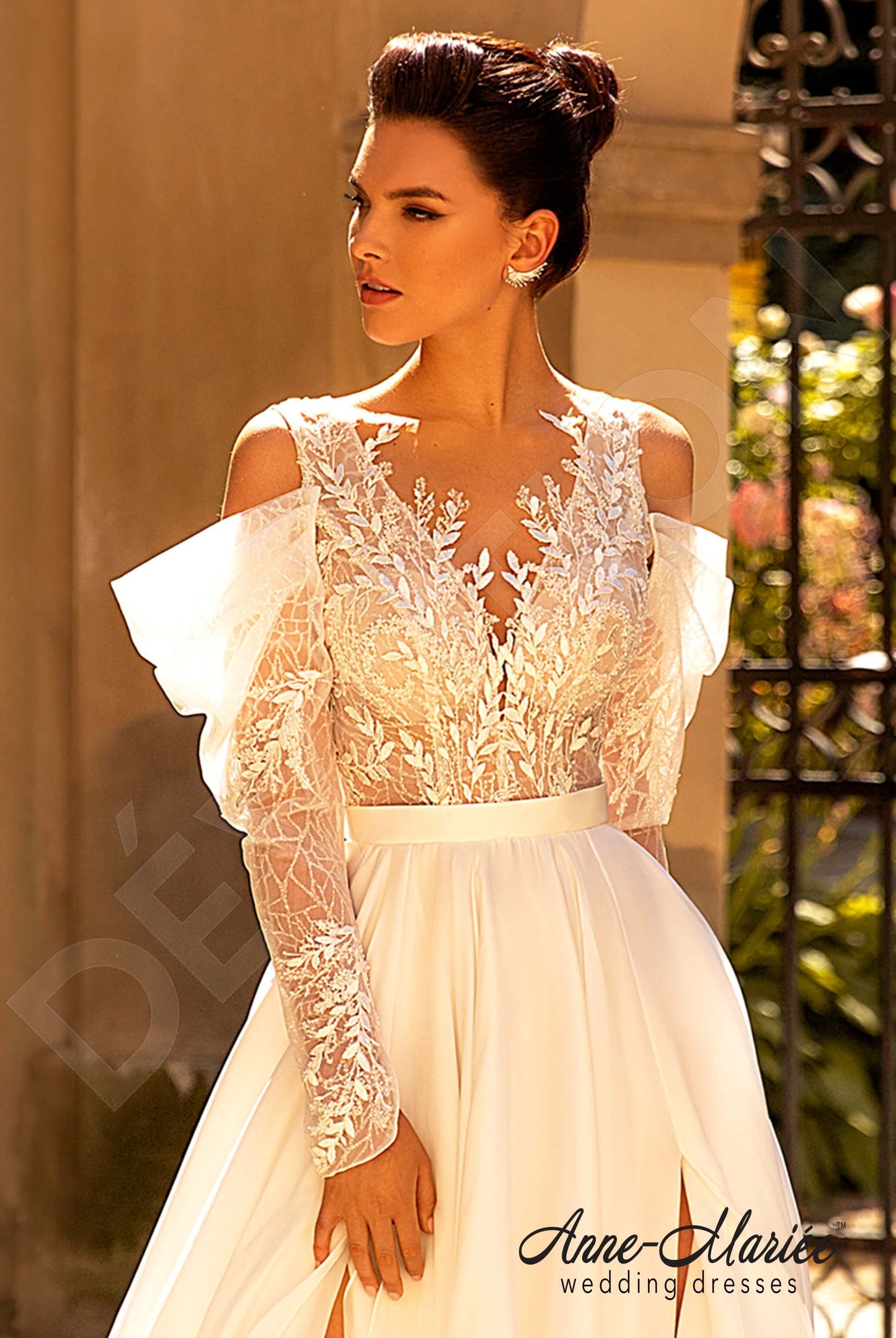 Uliana Open back A-line Detachable sleeves Wedding Dress 4
