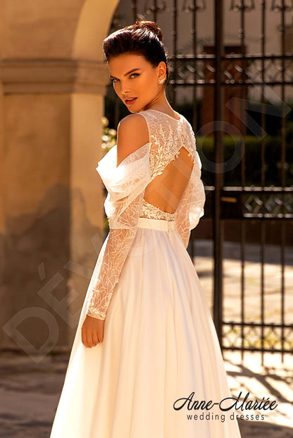 Uliana Open back A-line Detachable sleeves Wedding Dress 3