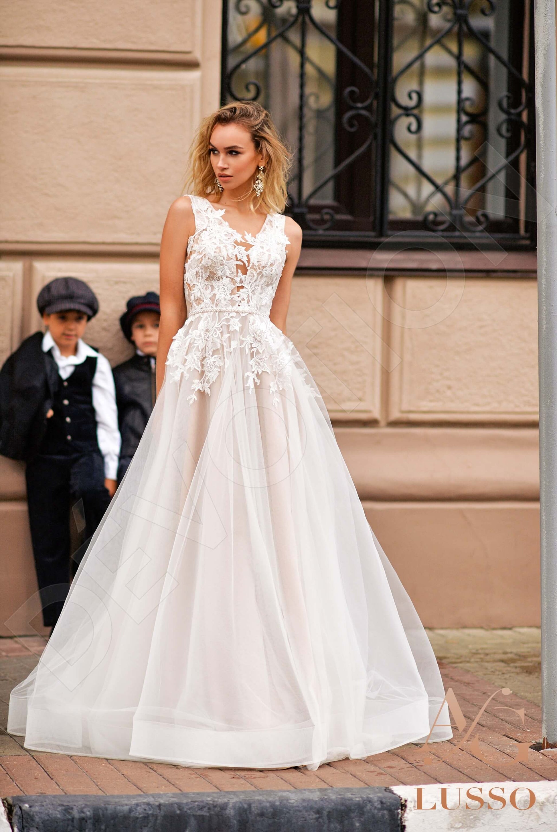 Enjila A-line V-neck Ivory Cappuccino Wedding dress