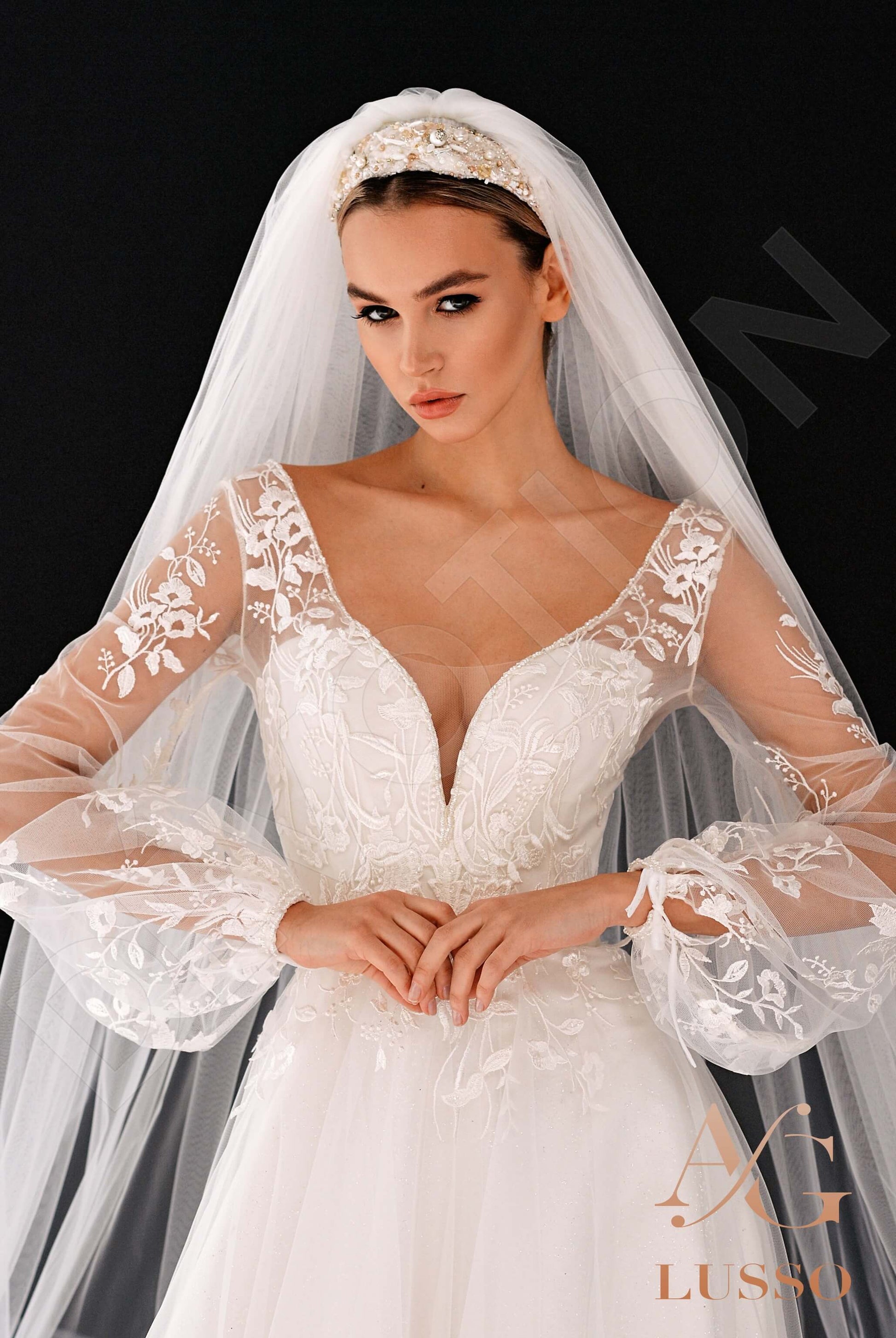 Flar A-line Deep V-neck Ivory Wedding dress