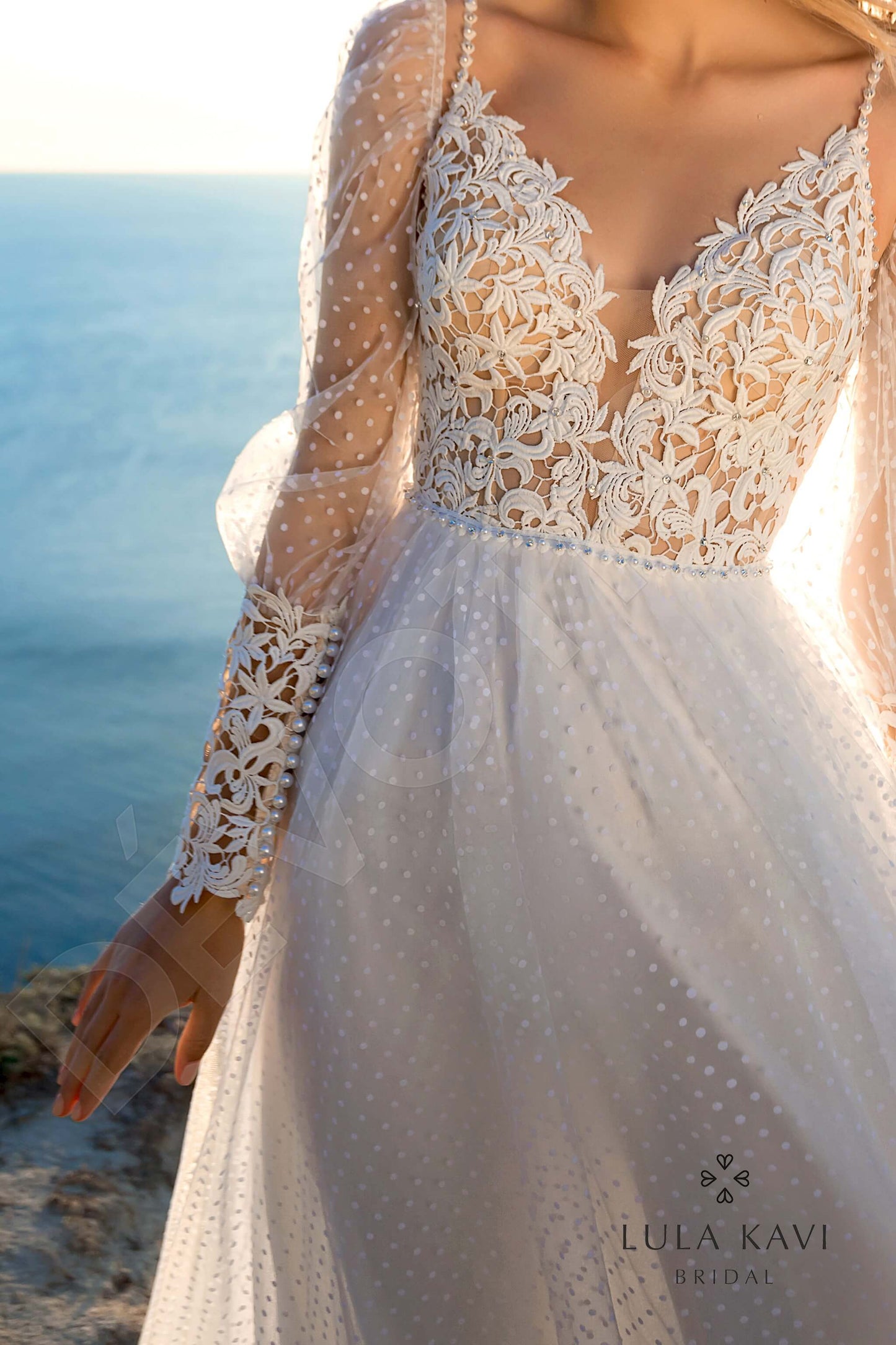 Tafari Open back A-line Detachable sleeves Wedding Dress 10