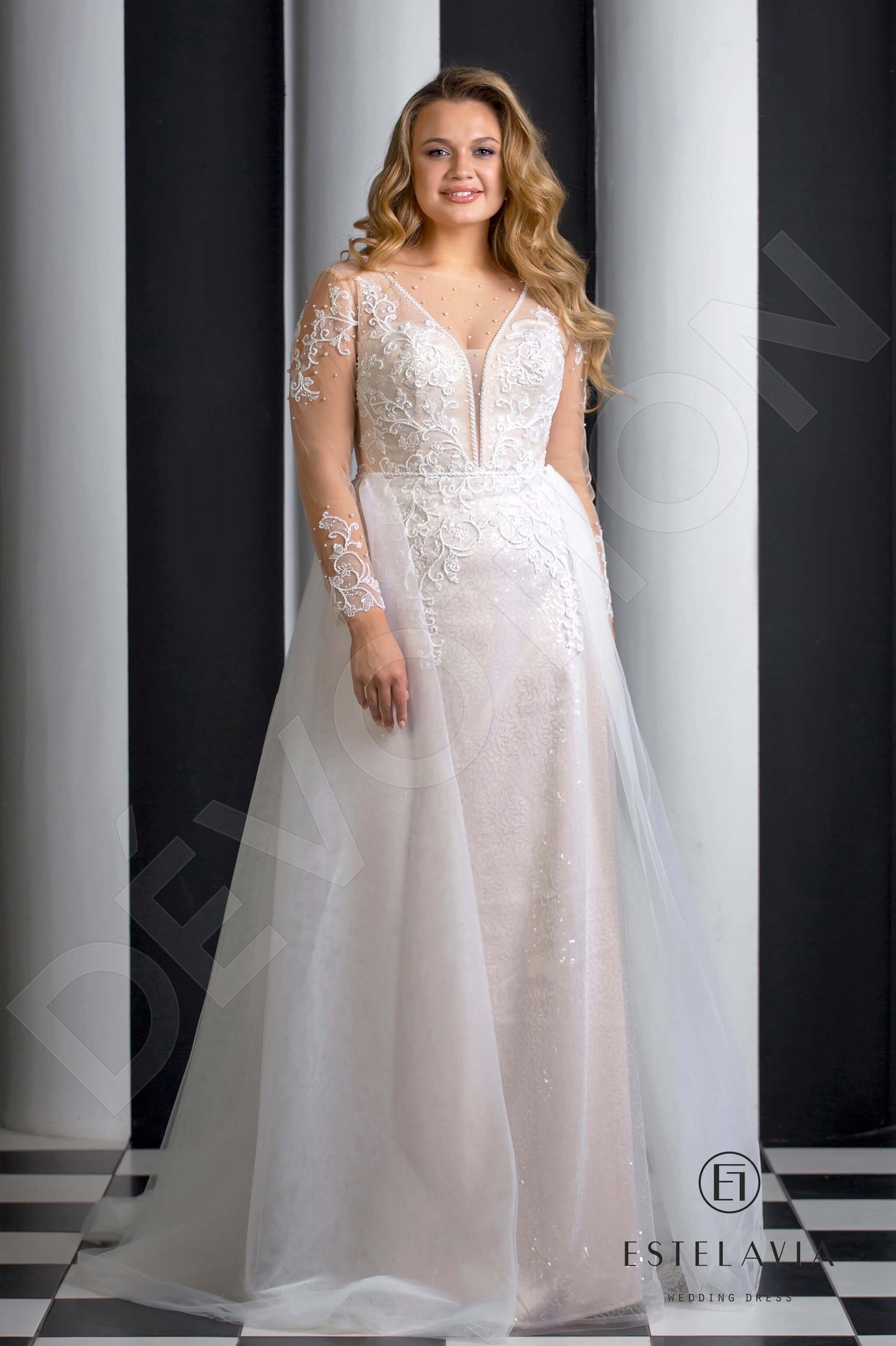 Aprilly Open back A-line Long sleeve Wedding Dress Front