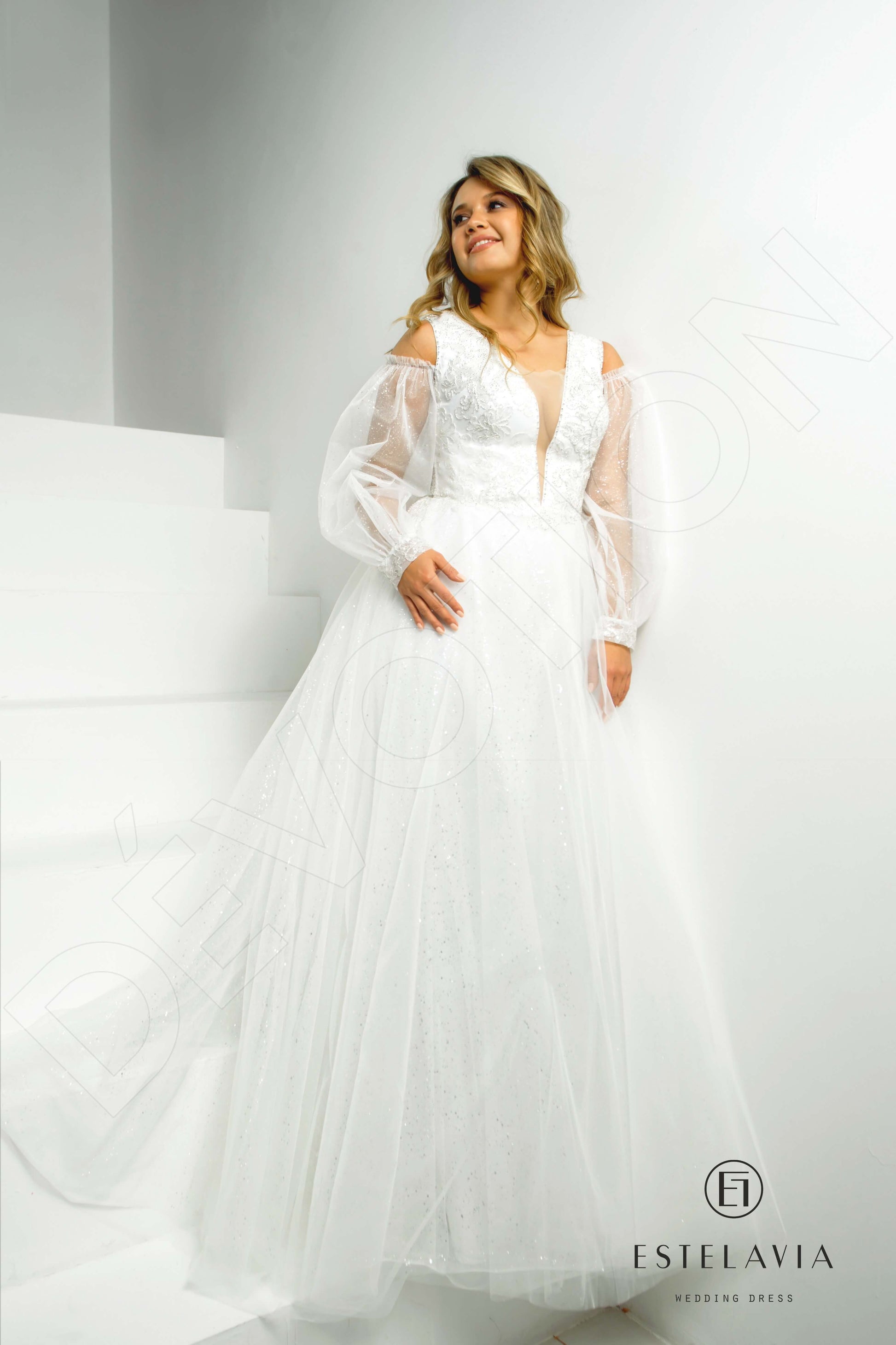 Lumina A-line Deep V-neck Milk Wedding dress