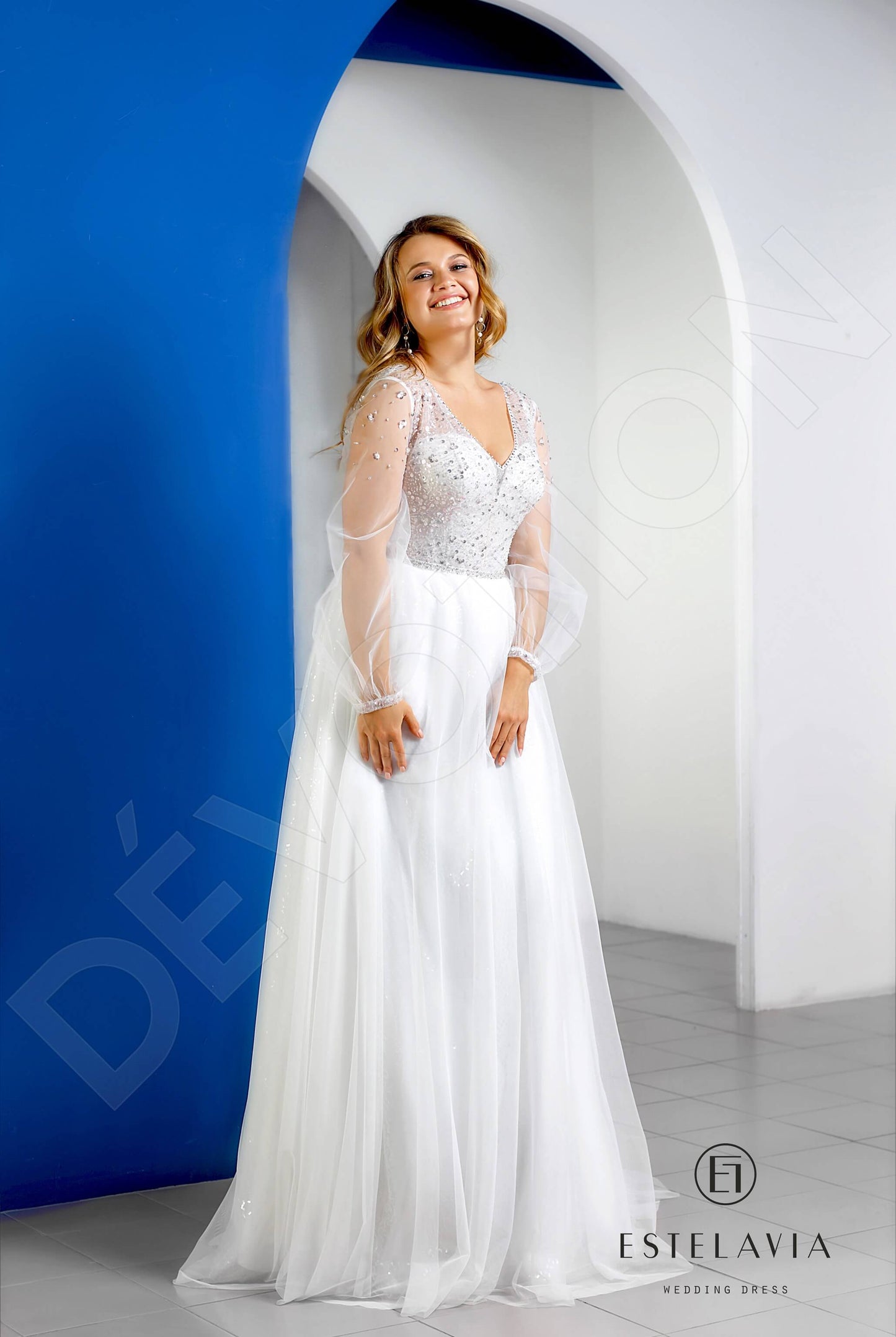 Rogneda Open back A-line Long sleeve Wedding Dress 4