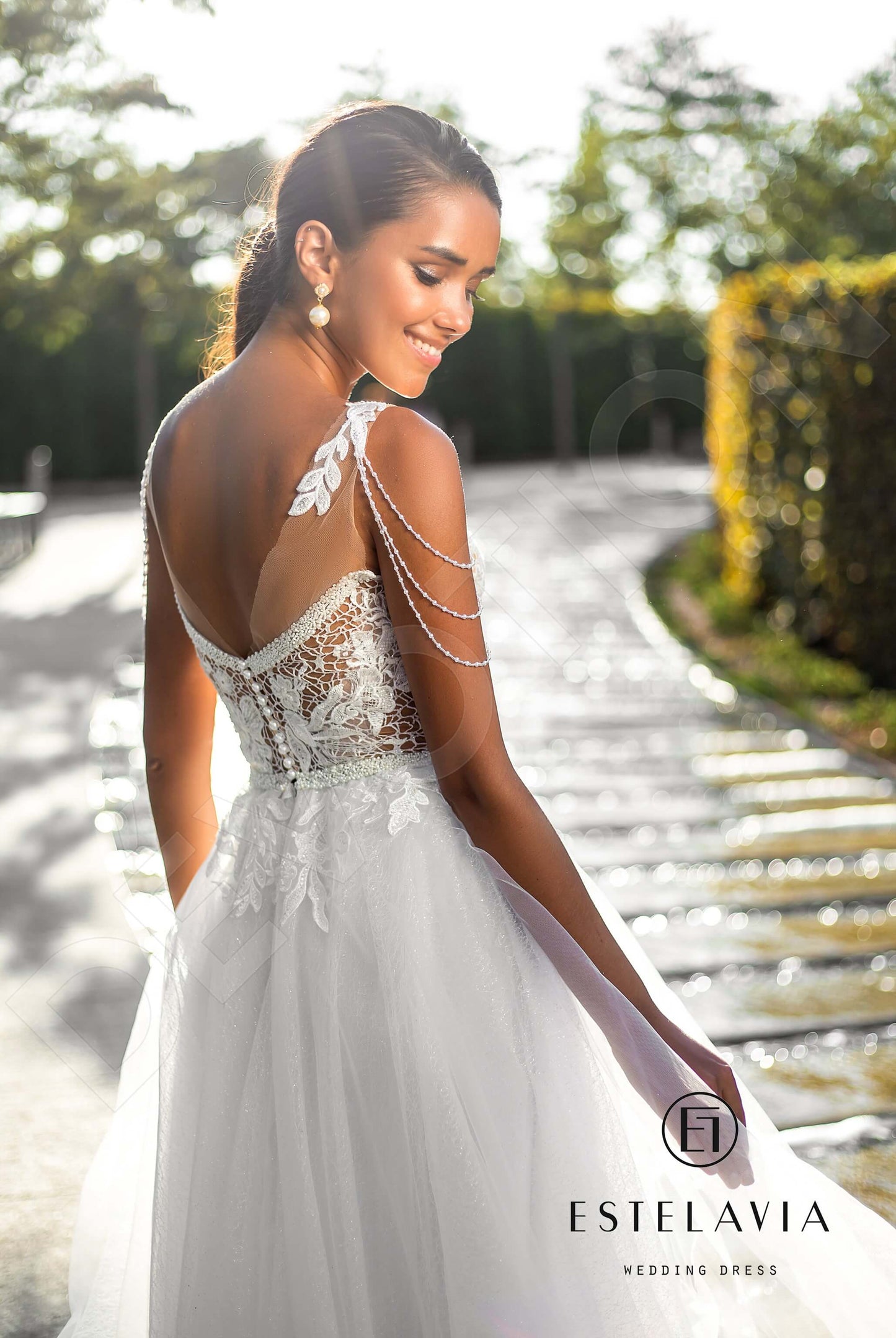 Danette Open back A-line Sleeveless Wedding Dress 3