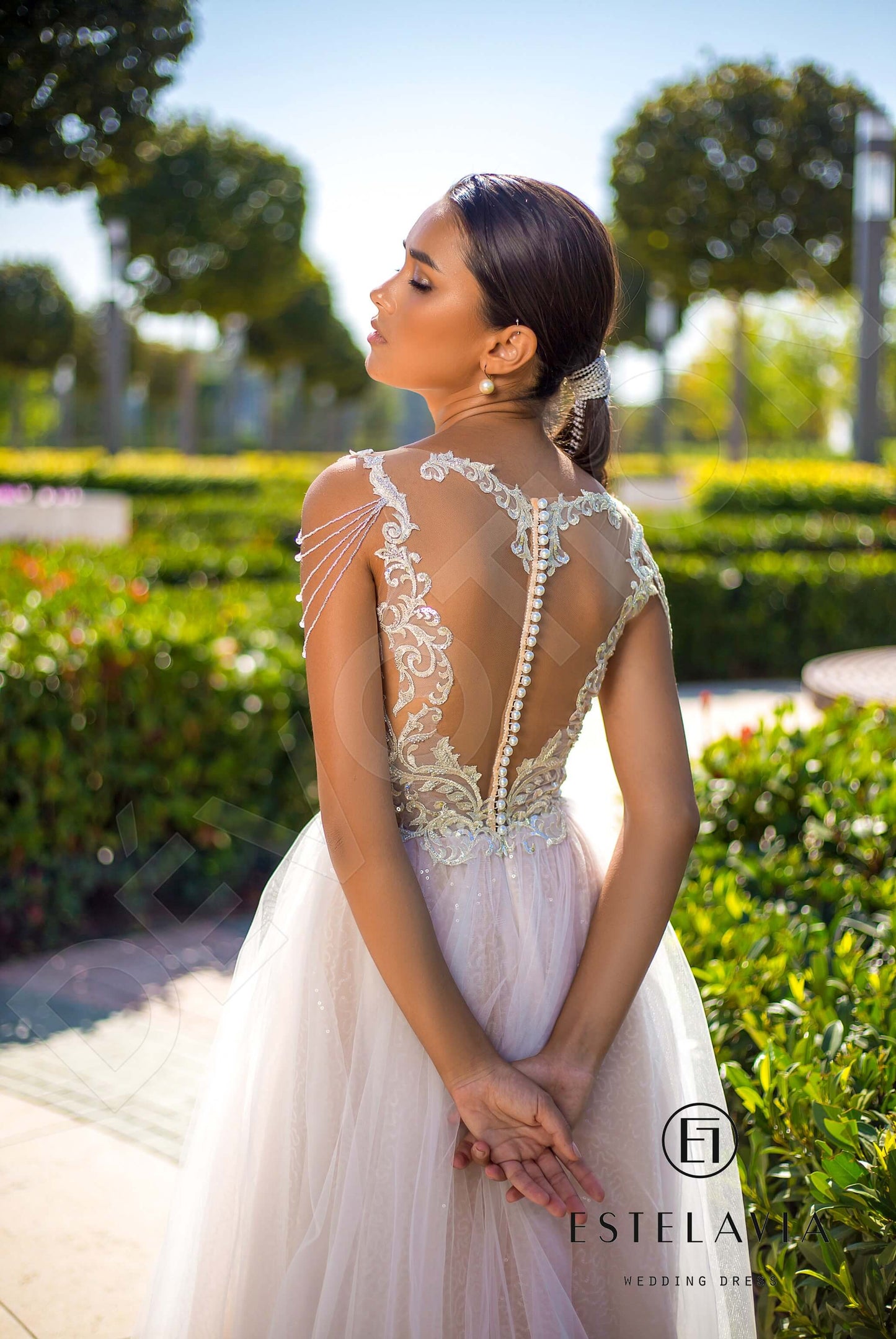 Shantel Full back A-line Sleeveless Wedding Dress 3