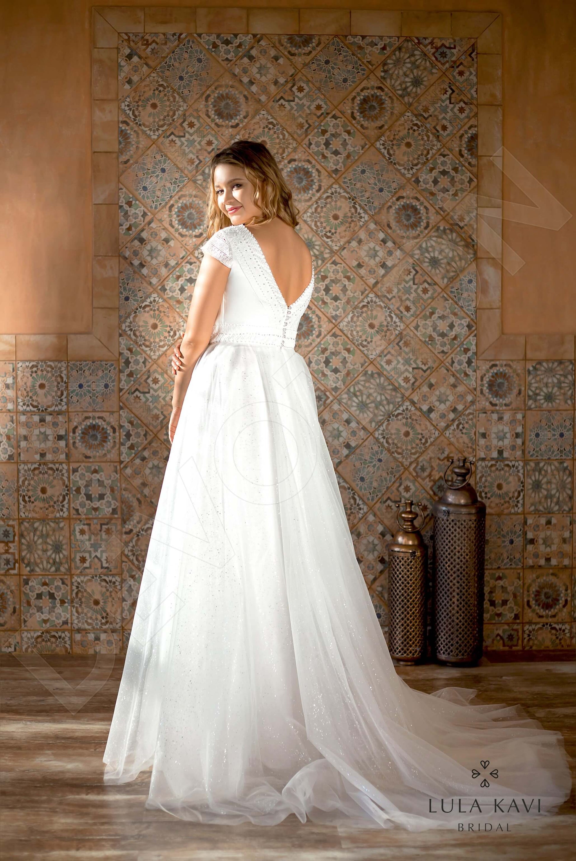 Wafiya A-line Deep V-neck Milk Wedding dress