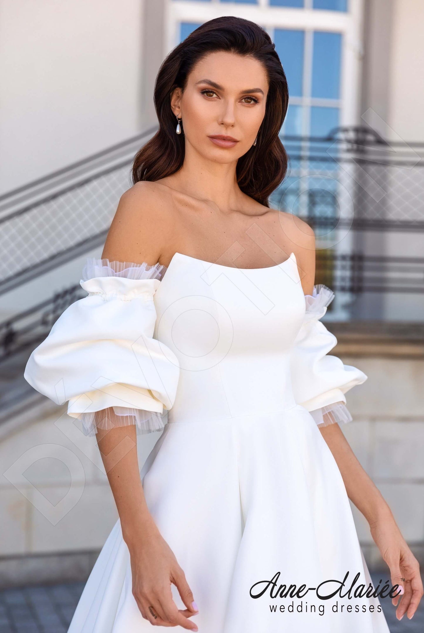Amandin Open back A-line Detachable sleeves Wedding Dress 2