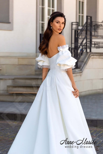 Amandin Open back A-line Detachable sleeves Wedding Dress 3