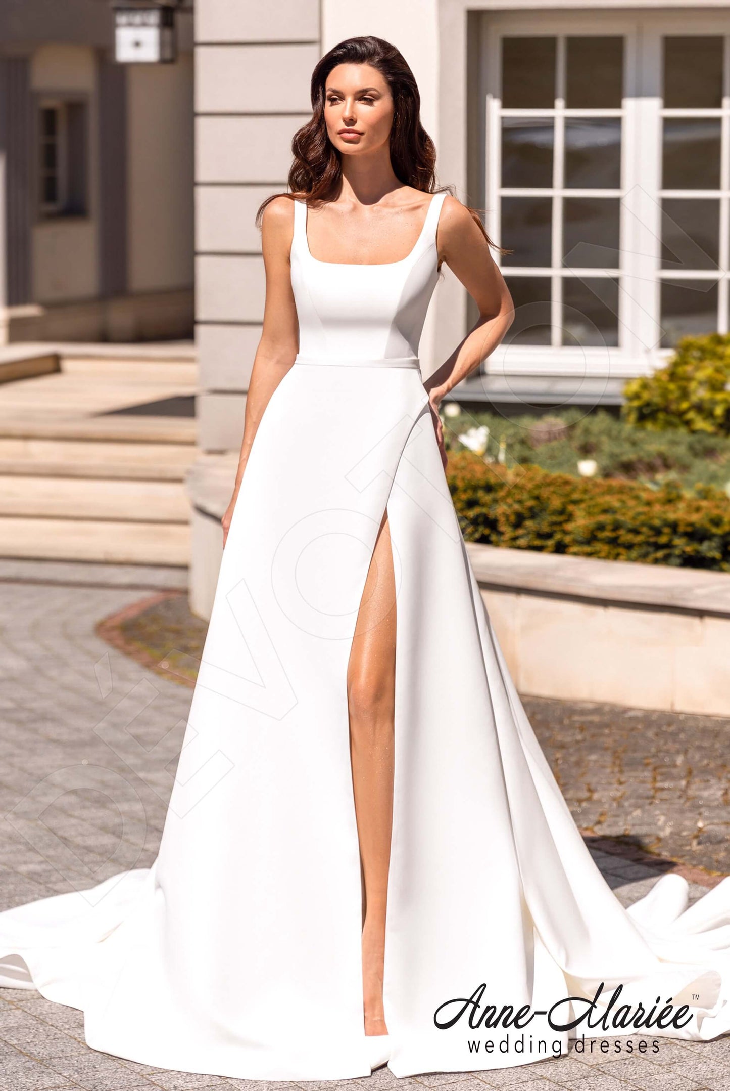 Clod Open back A-line Sleeveless Wedding Dress Front