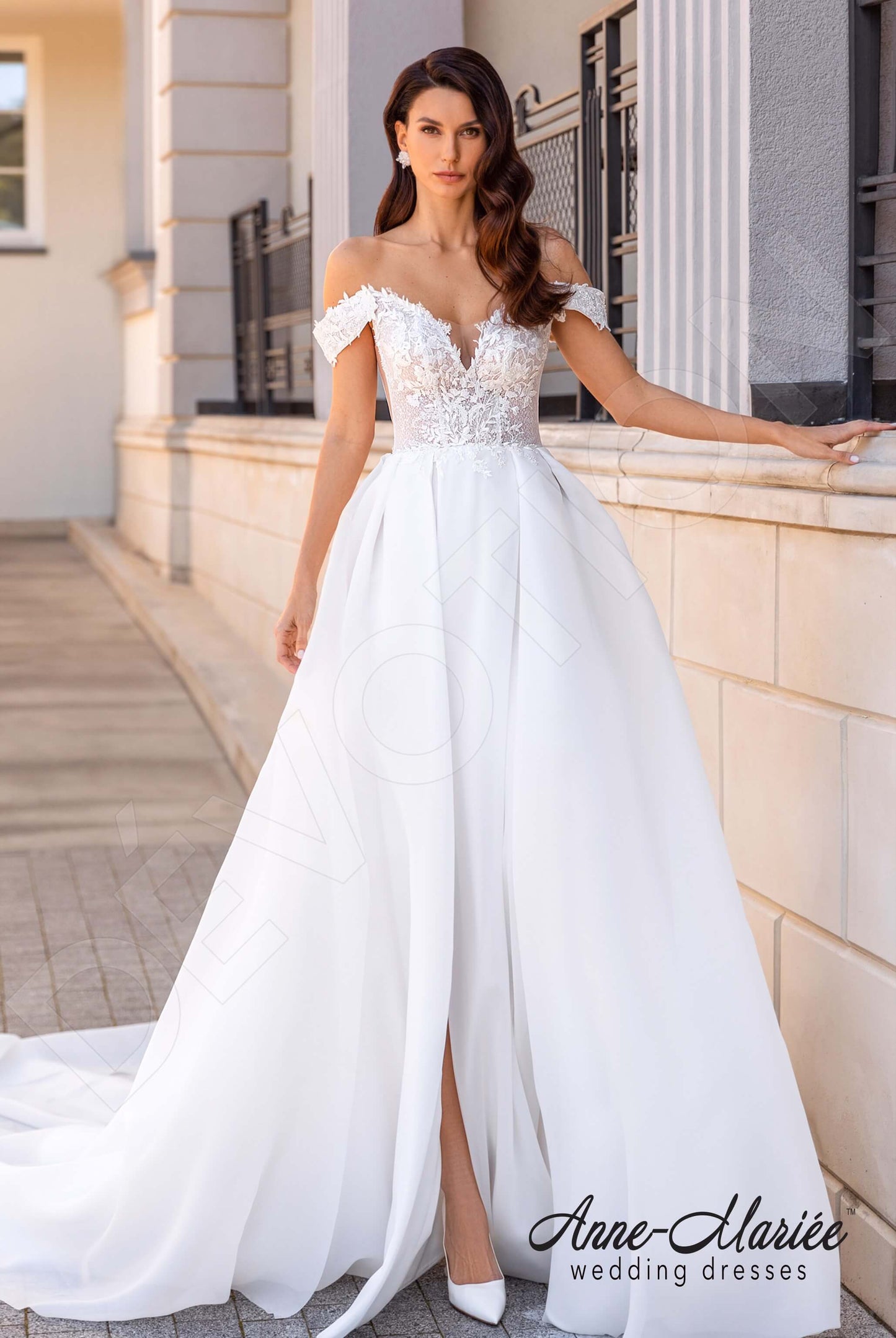 Felis A-line Straps Open back Wedding Dress Front