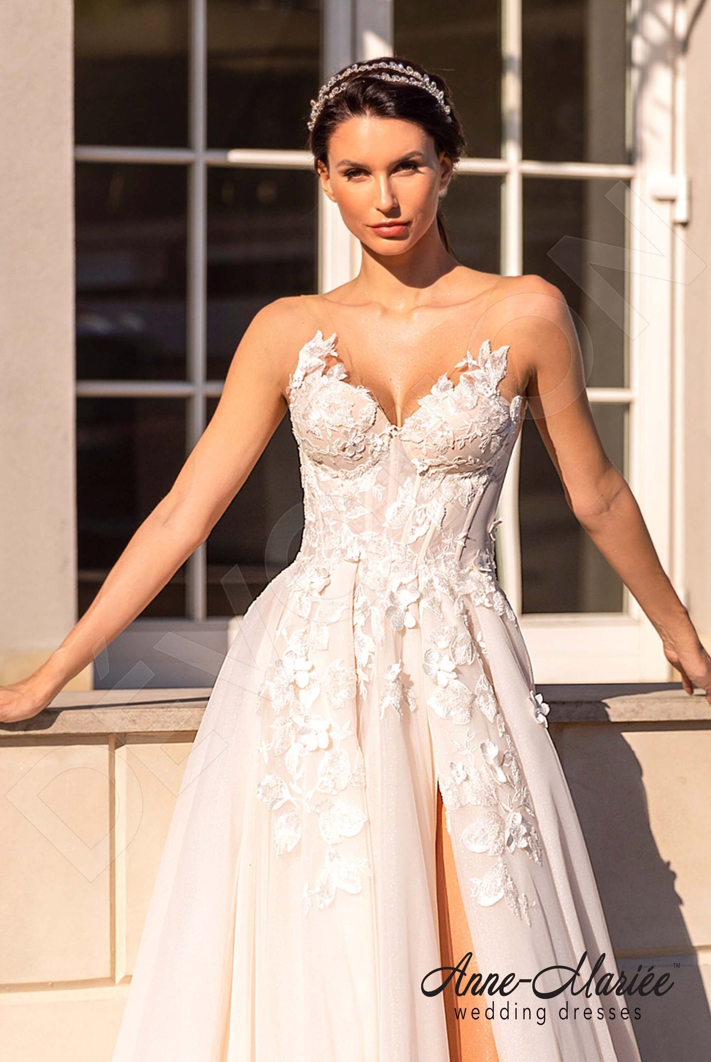 Flor Open back A-line Sleeveless Wedding Dress 4