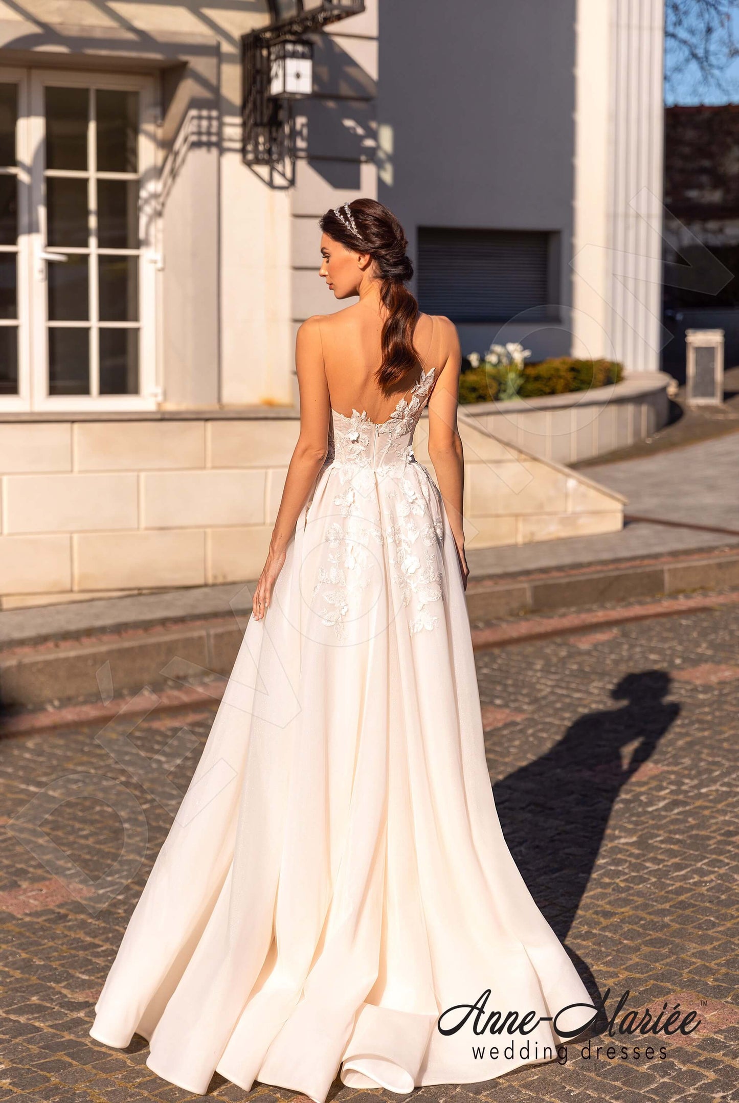 Flor Open back A-line Sleeveless Wedding Dress Back