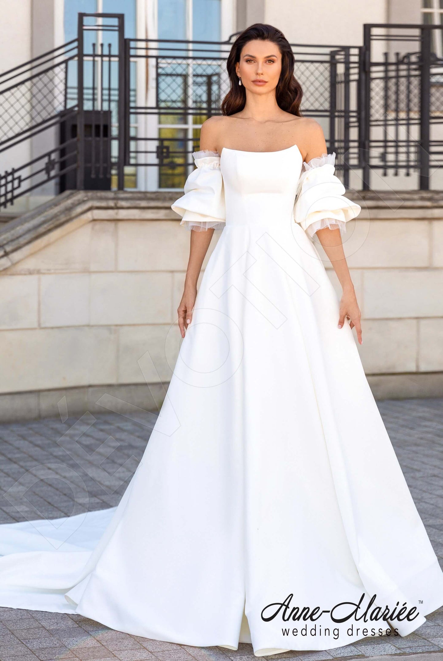Amandin Open back A-line Detachable sleeves Wedding Dress Front