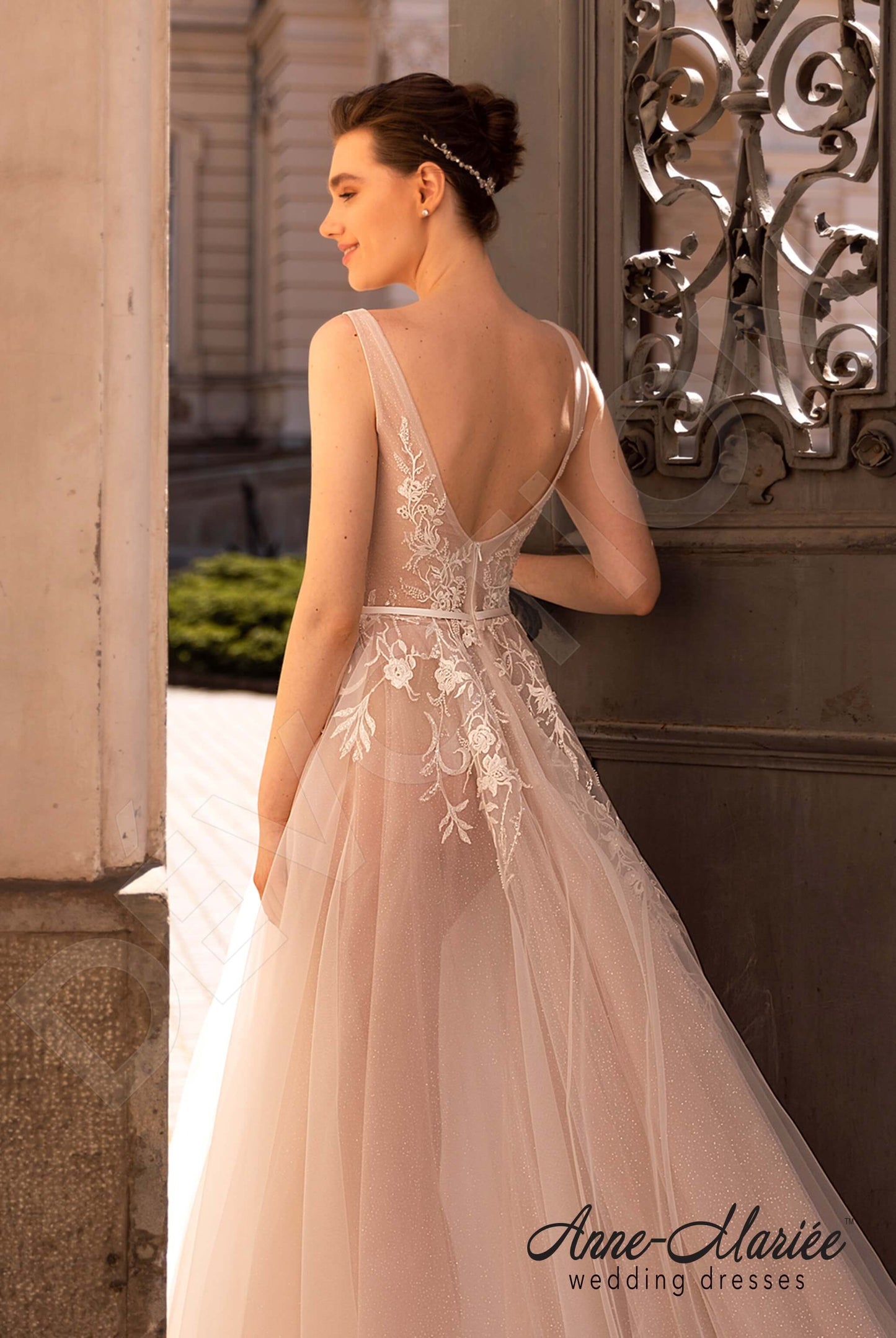 Selesta Open back A-line Sleeveless Wedding Dress 3